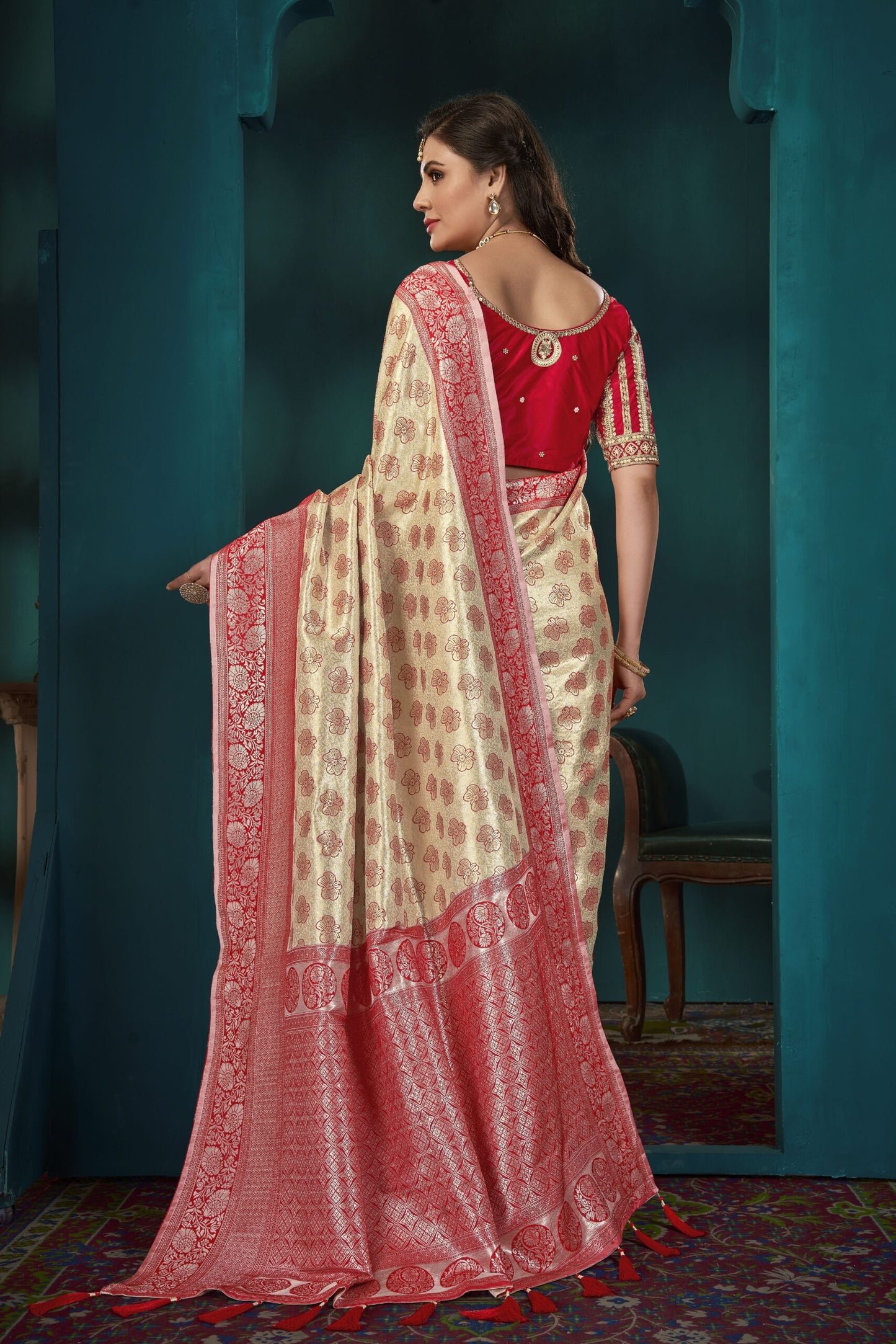 ZEEKHA Woven Banarasi Silk Saree  (Red)-ZSEIELK01