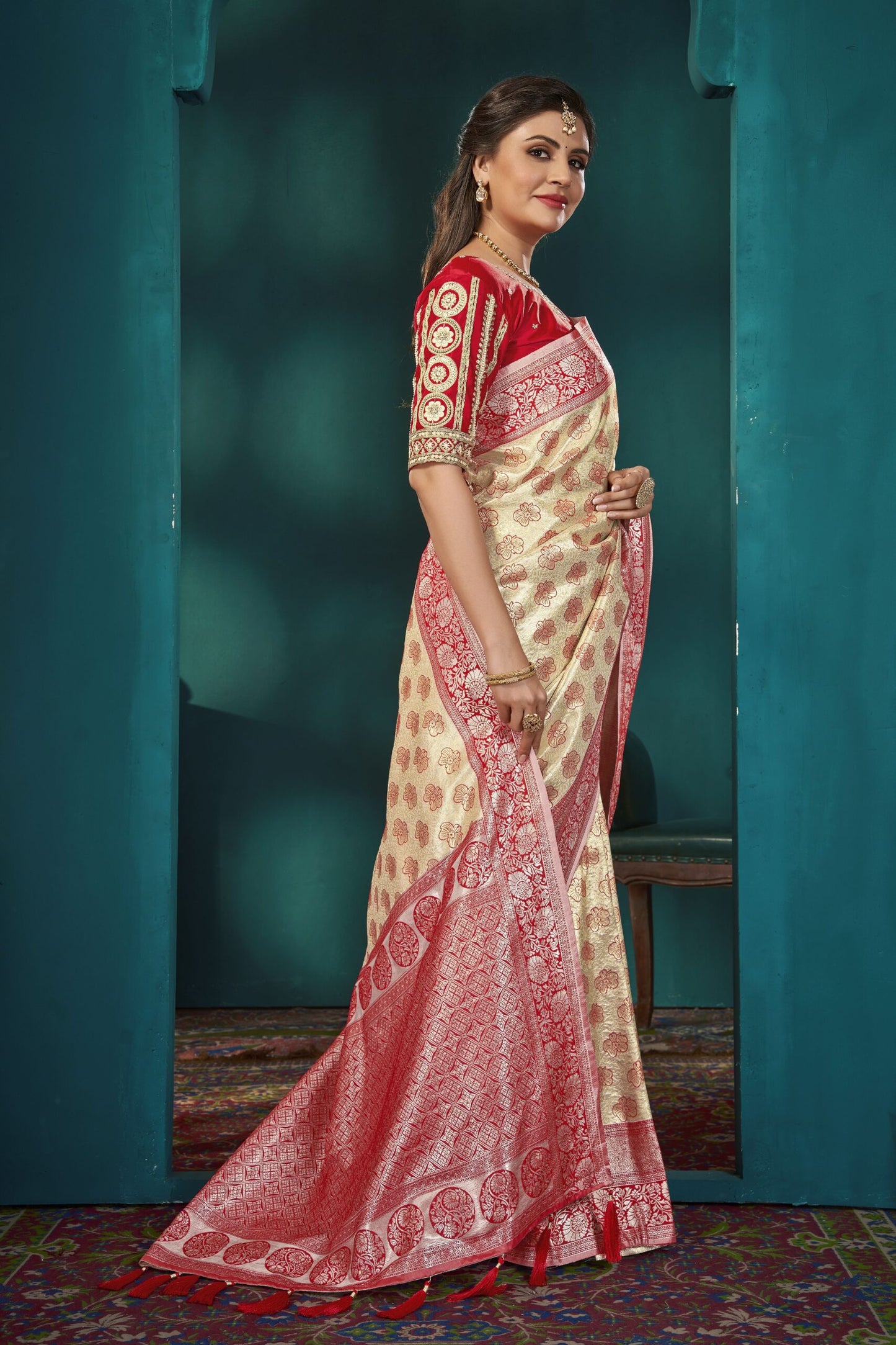 ZEEKHA Woven Banarasi Silk Saree  (Red)-ZSEIELK01