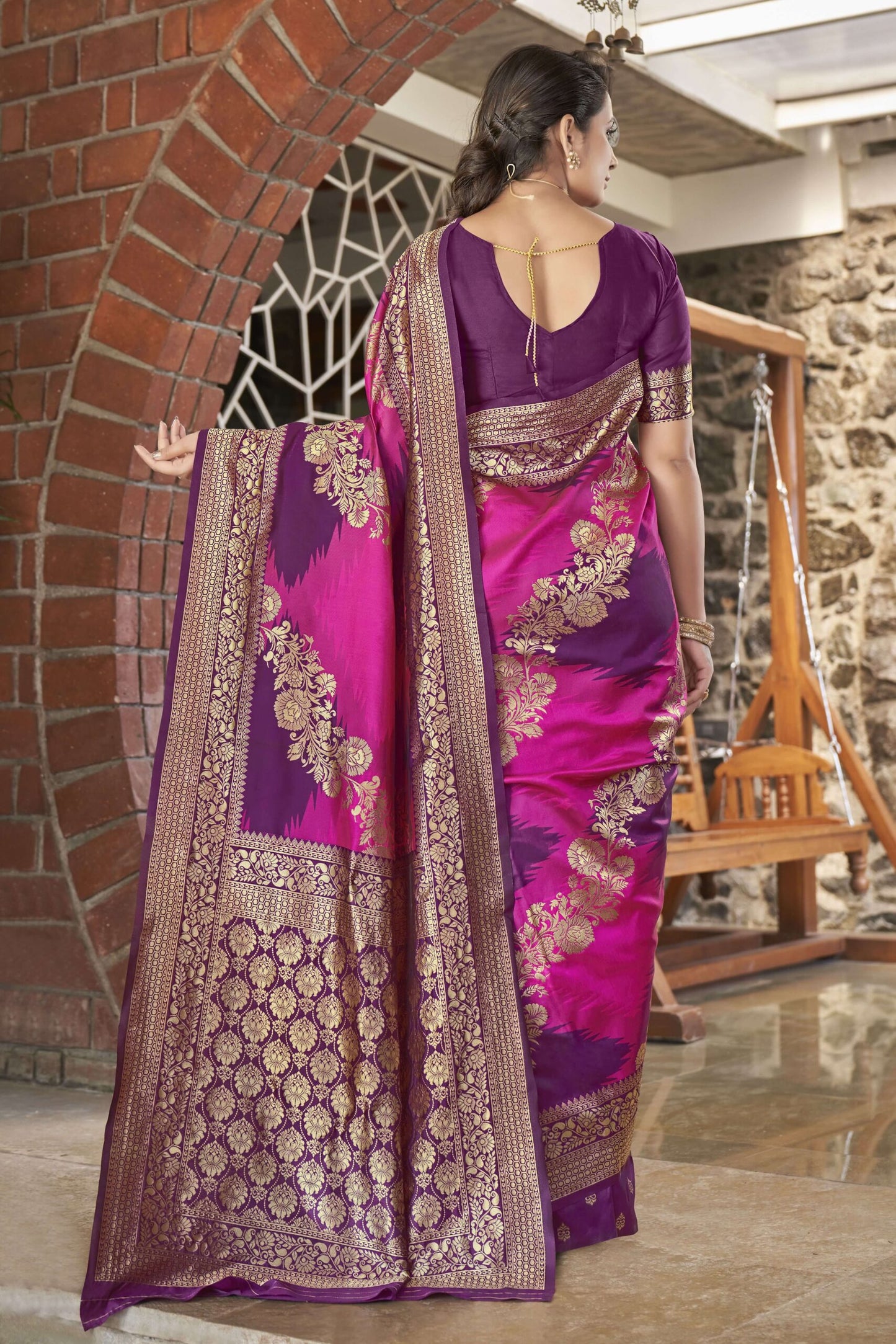 ZEEKHA Woven Banarasi Jacquard Silk Dual Color Laheriya Saree  (Wine-Pink)-ZSEIELK01