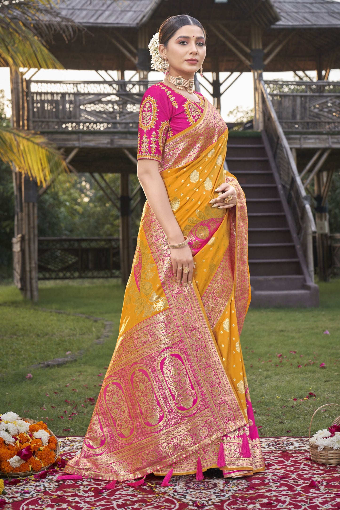 ZEEKHA Woven Kanjivaram Jacquard Silk Dual Color Withe Embroidery Work blouse Saree (Mustard)-ZSEIELK01