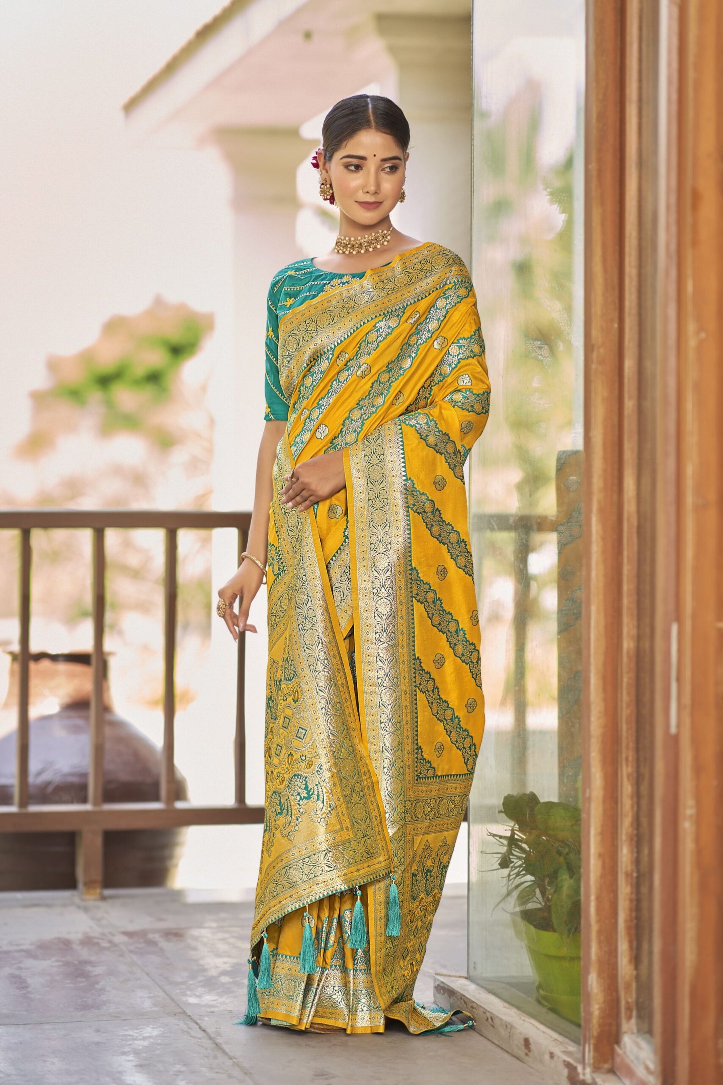 ZEEKHA Woven Kanjivaram Jacquard Silk Withe Embroidery Work blouse Saree (Mustard)-ZSEIELK01