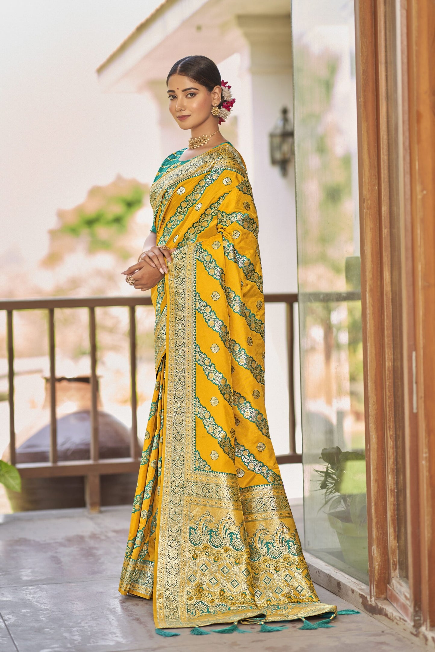 ZEEKHA Woven Kanjivaram Jacquard Silk Withe Embroidery Work blouse Saree (Mustard)-ZSEIELK01