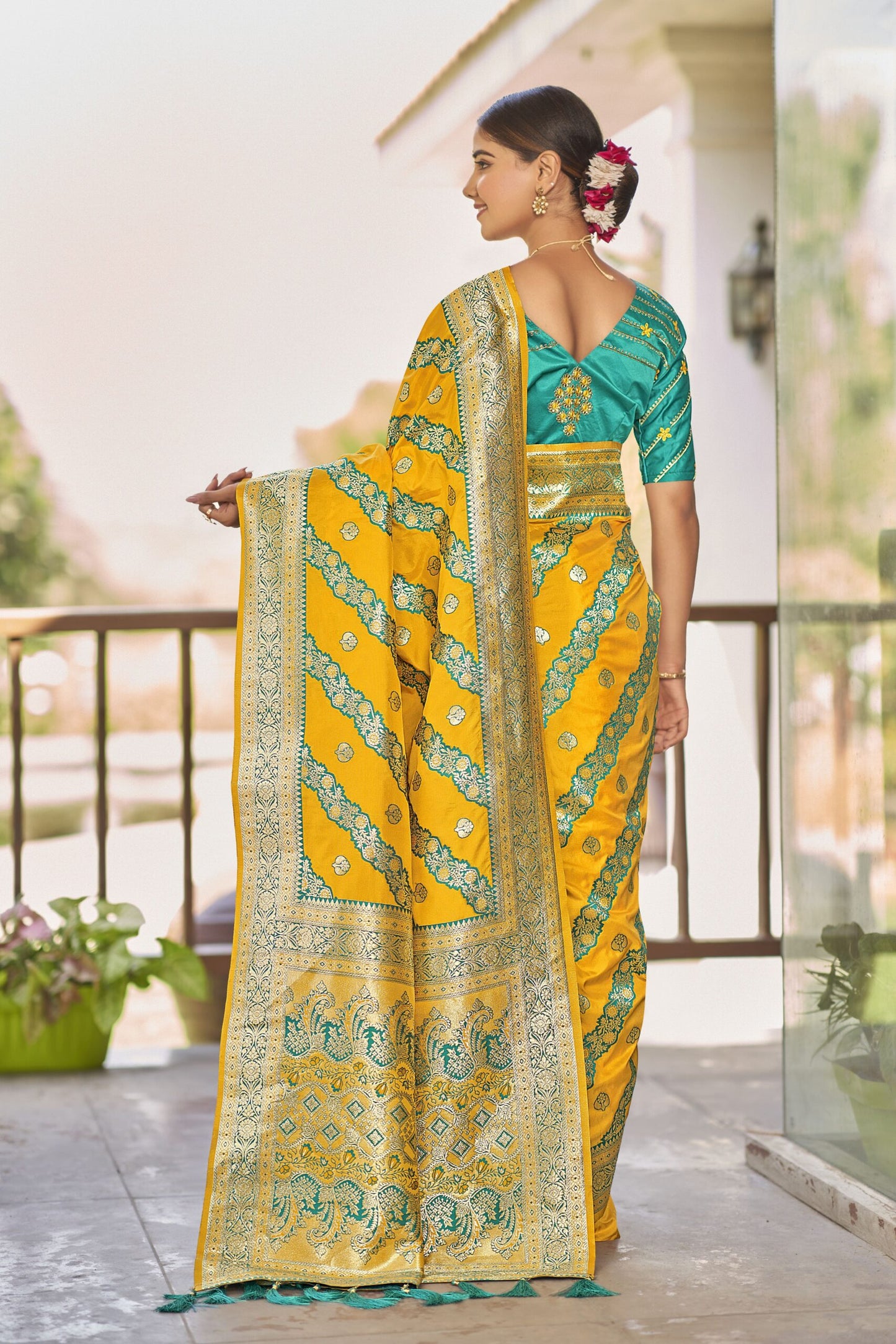 ZEEKHA Woven Kanjivaram Jacquard Silk Withe Embroidery Work blouse Saree (Mustard)-ZSEIELK01