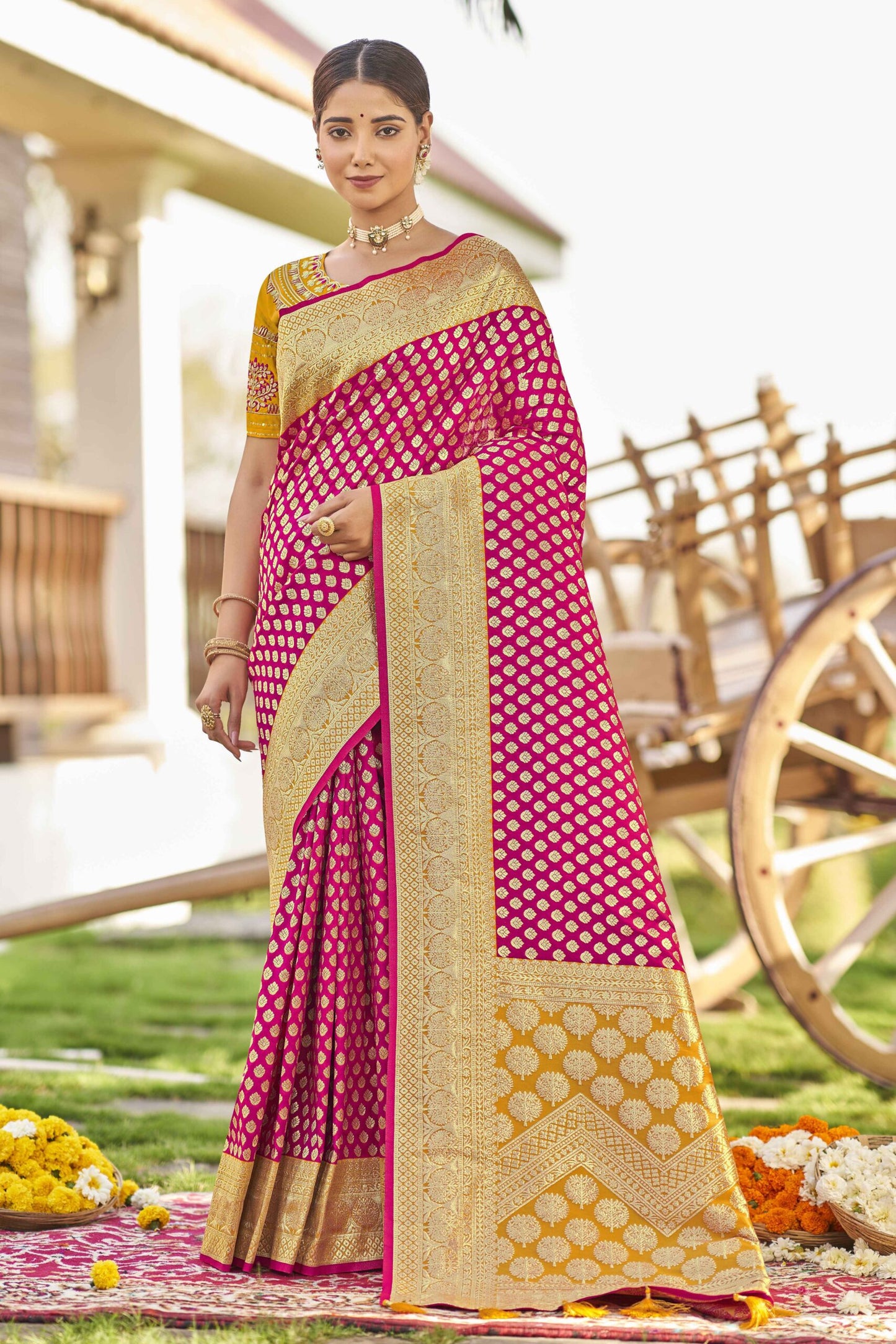 ZEEKHA Woven Kanjivaram Jacquard Silk Withe Embroidery Work blouse  Saree  (Pink)-ZSEIELK01