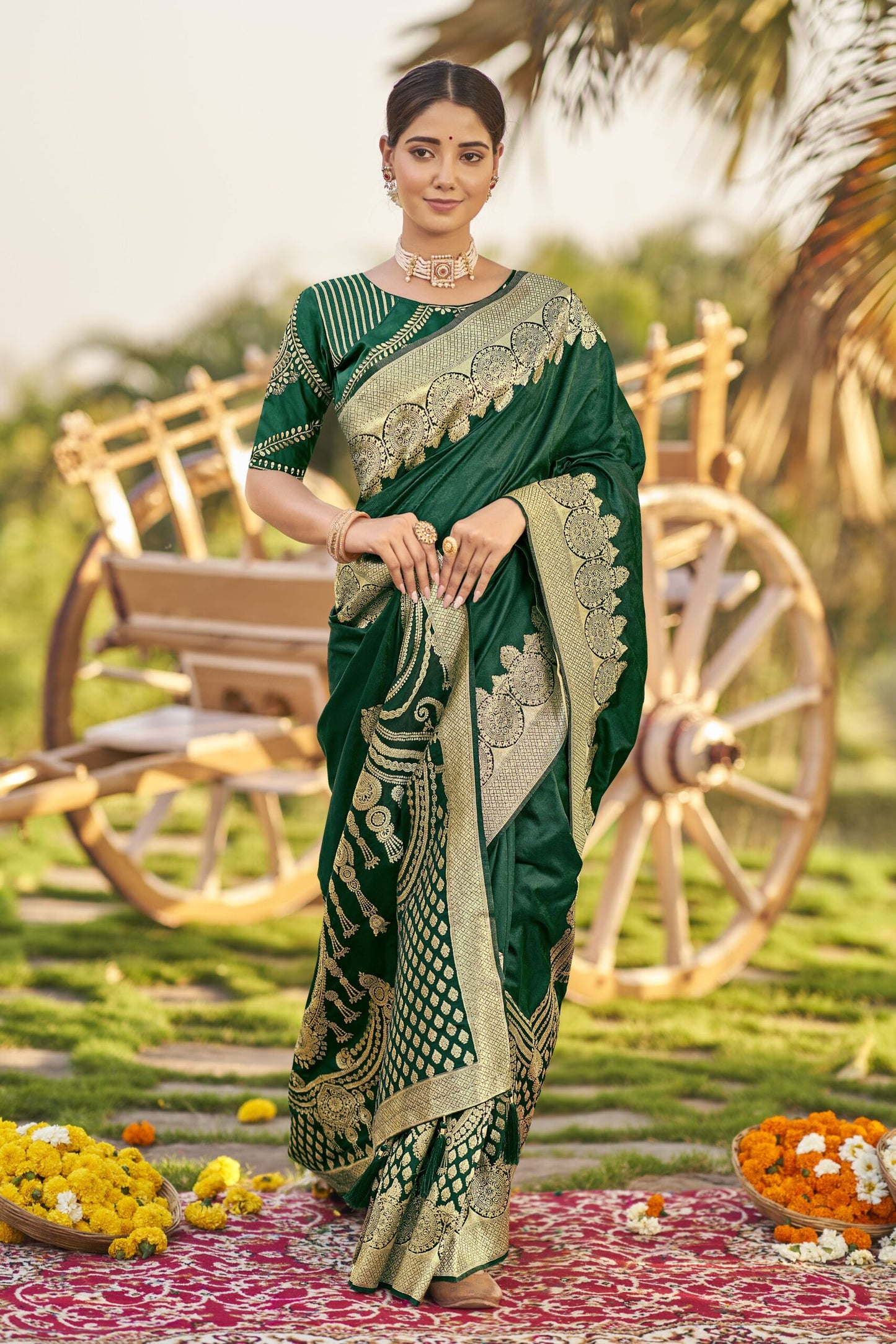 ZEEKHA Woven Banarasi Jacquard Withe Embroidery Work blouse  Saree  (Green)-ZSEIELK01