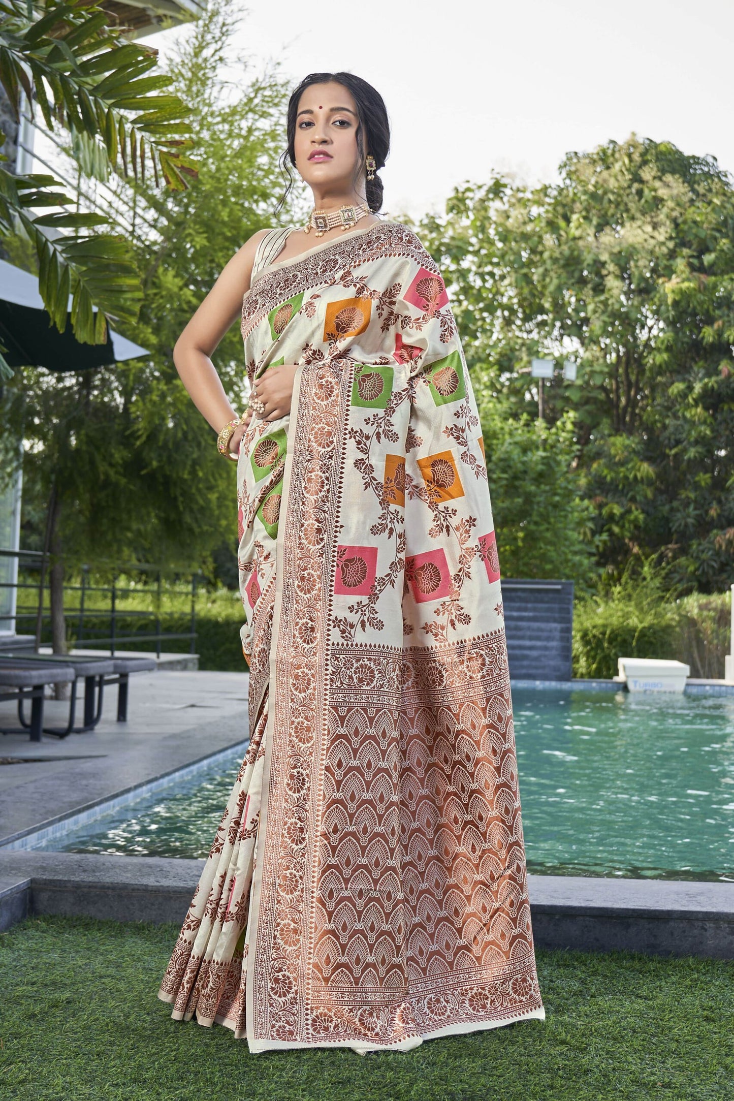 ZEEKHA Woven Banarasi Jacquard Saree  (Beige)-ZSEIELK01