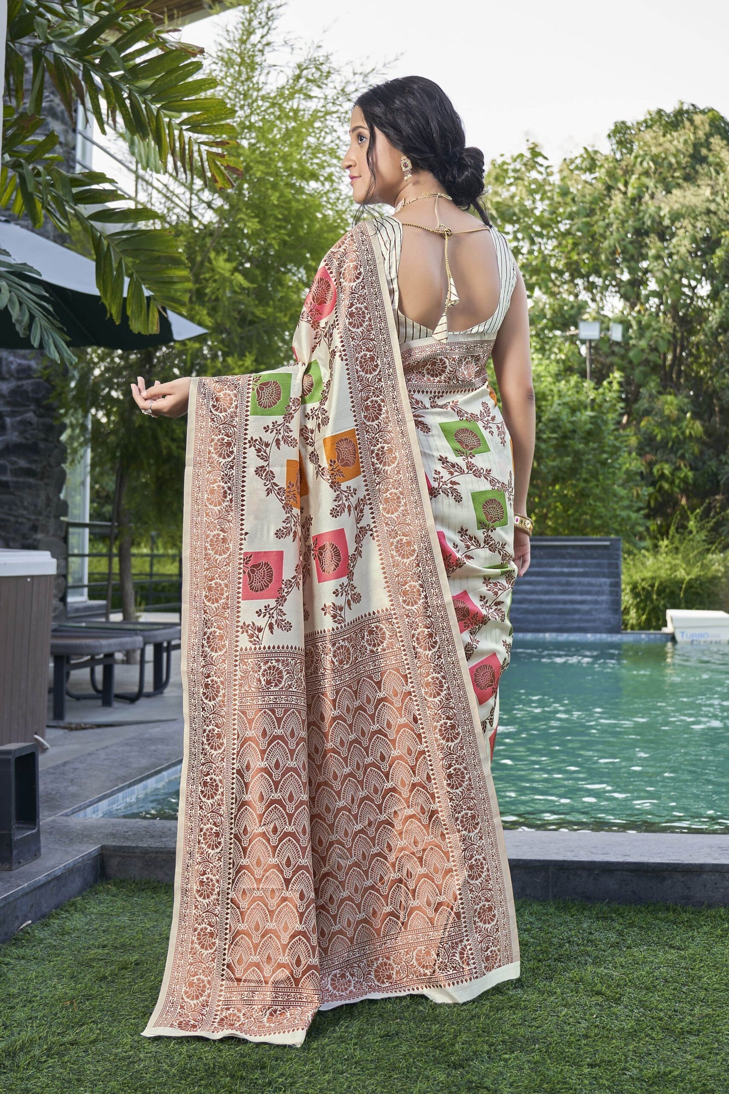 ZEEKHA Woven Banarasi Jacquard Saree  (Beige)-ZSEIELK01