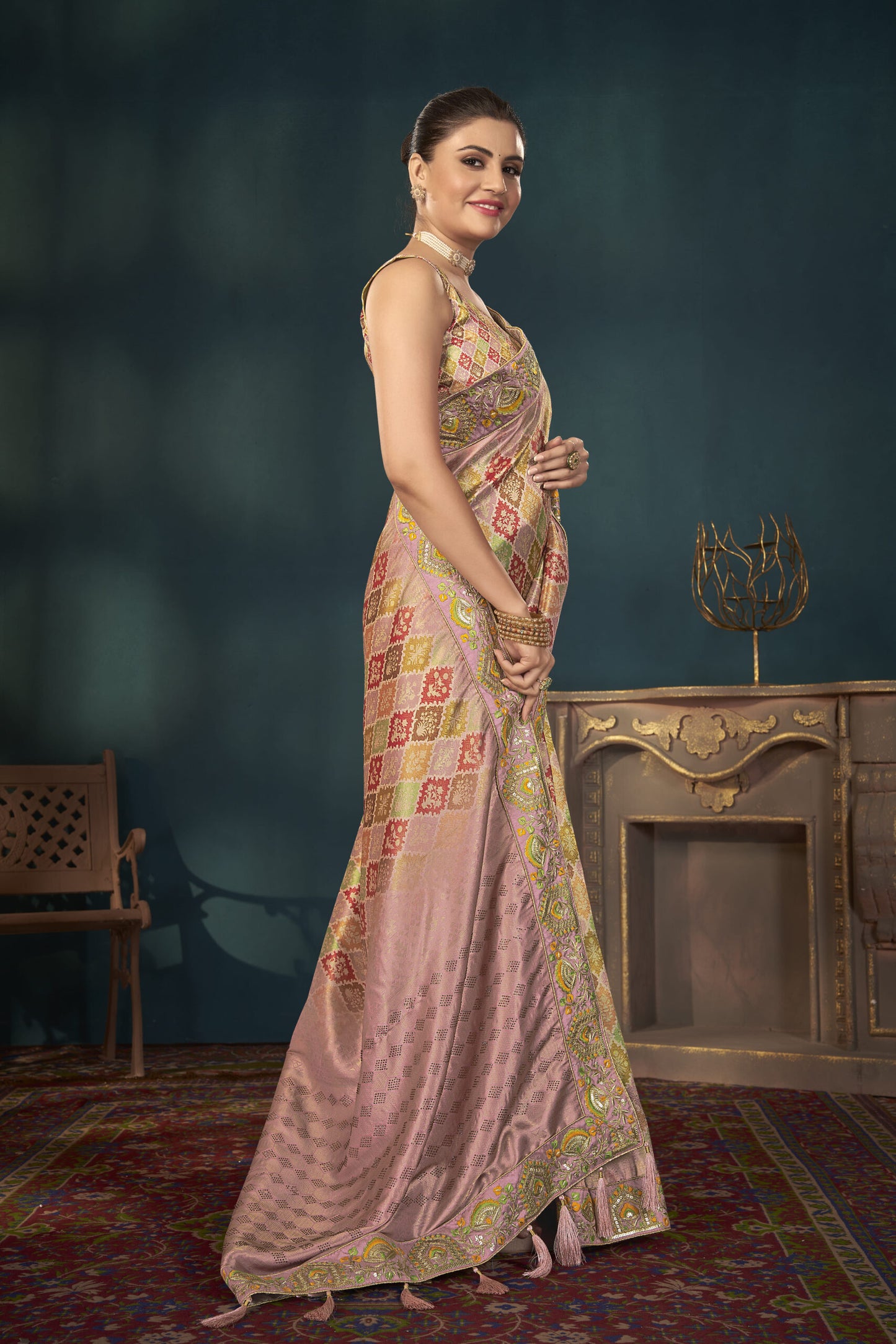 ZEEKHA Woven Banarasi Silk Blend Saree  (Peach)-ZSEIELK01