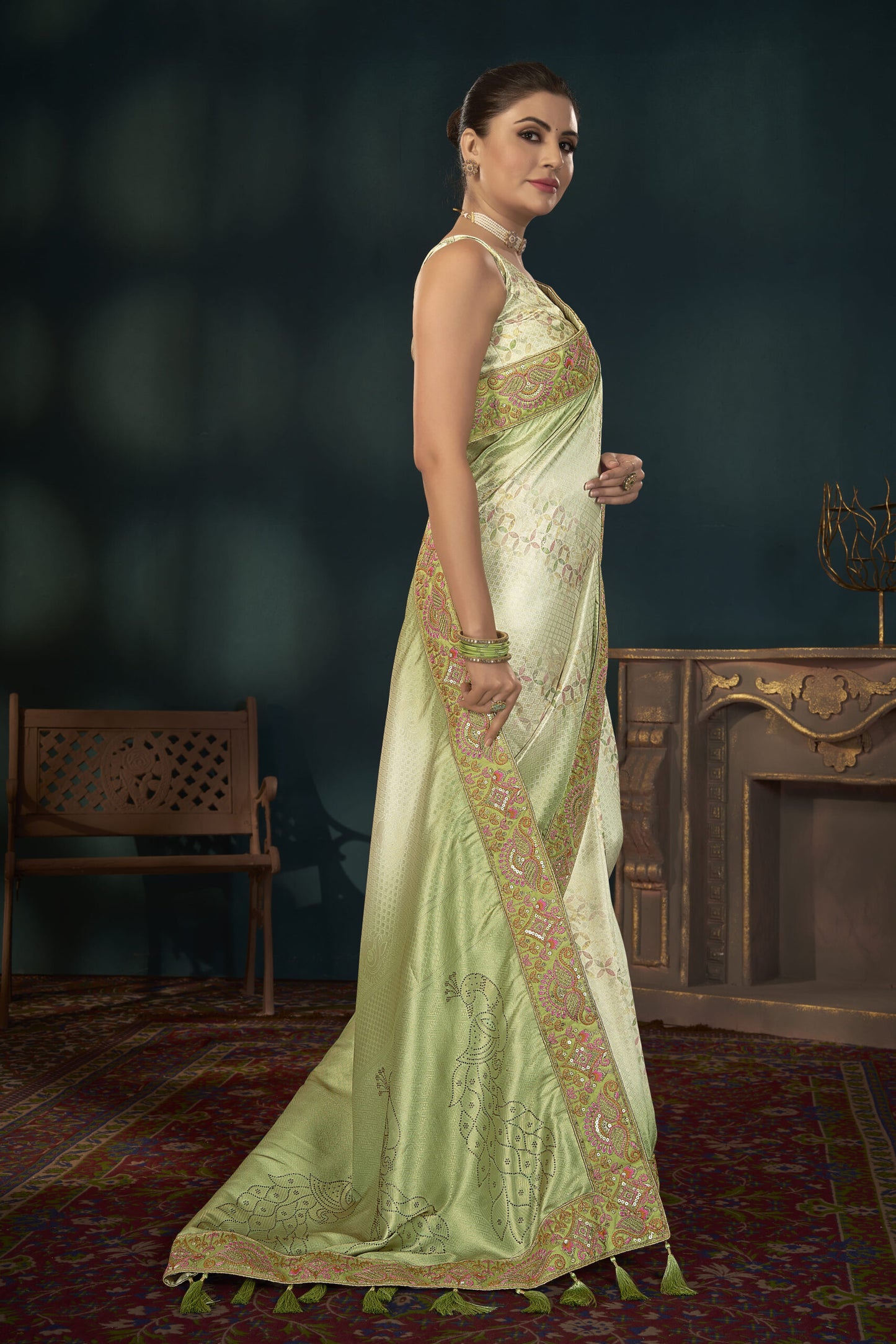 ZEEKHA Woven Banarasi Silk Blend Saree  (Light Green)-ZSEIELK01