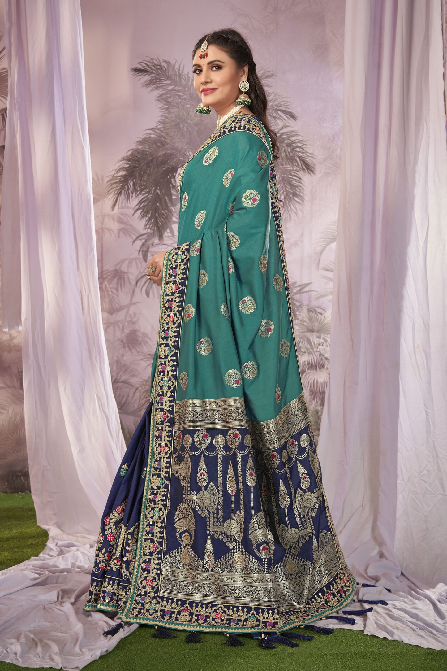 ZEEKHA Woven Banarasi Silk Withe Embroidery Work Saree  (Green & Navy Blue)-ZSEIELK01