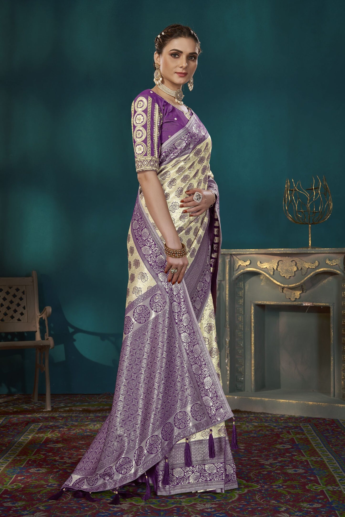 ZEEKHA Woven Banarasi Silk Saree  (Purple)-ZSEIELK01