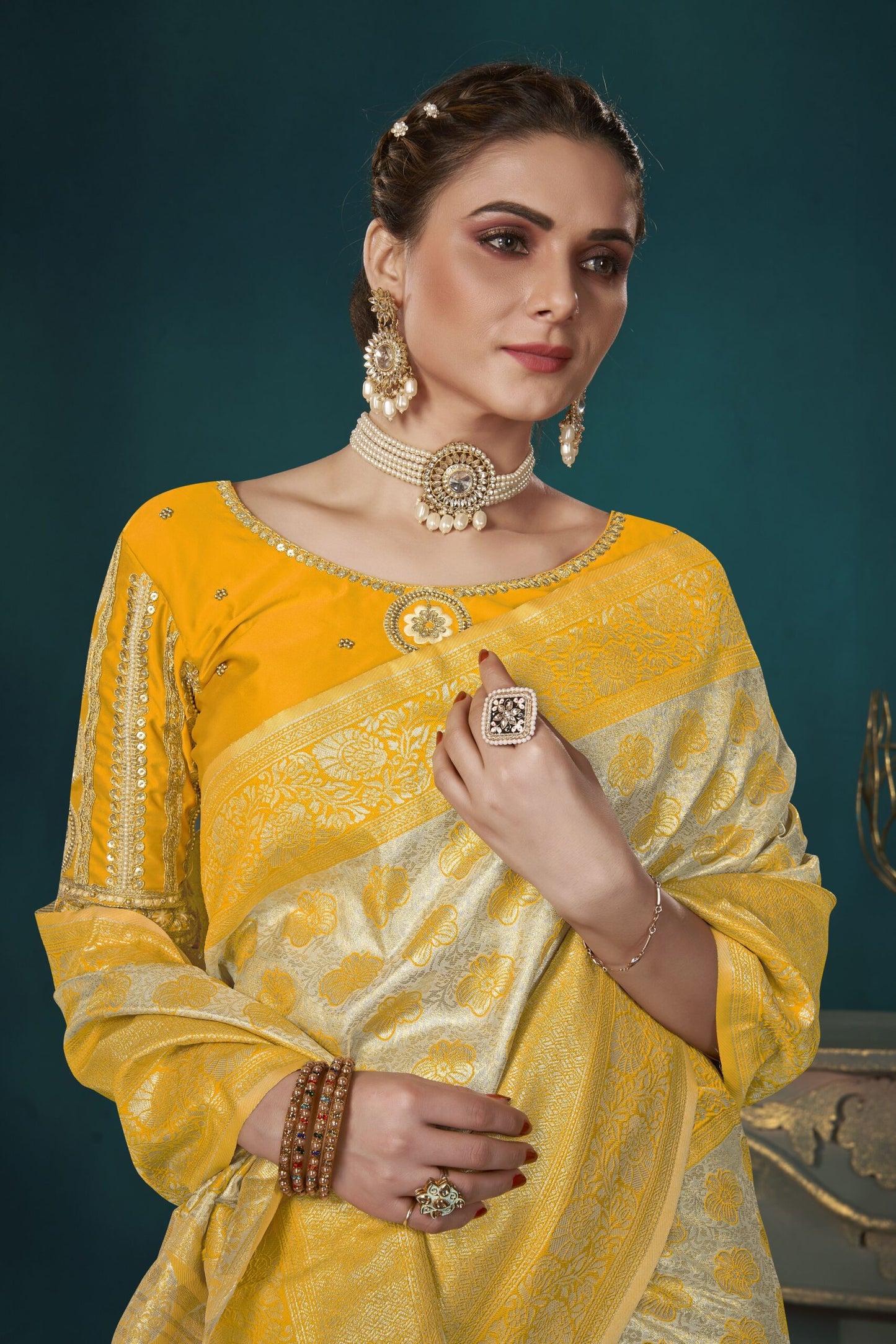 ZEEKHA Woven Banarasi Silk Saree  (Yellow)-ZSEIELK01