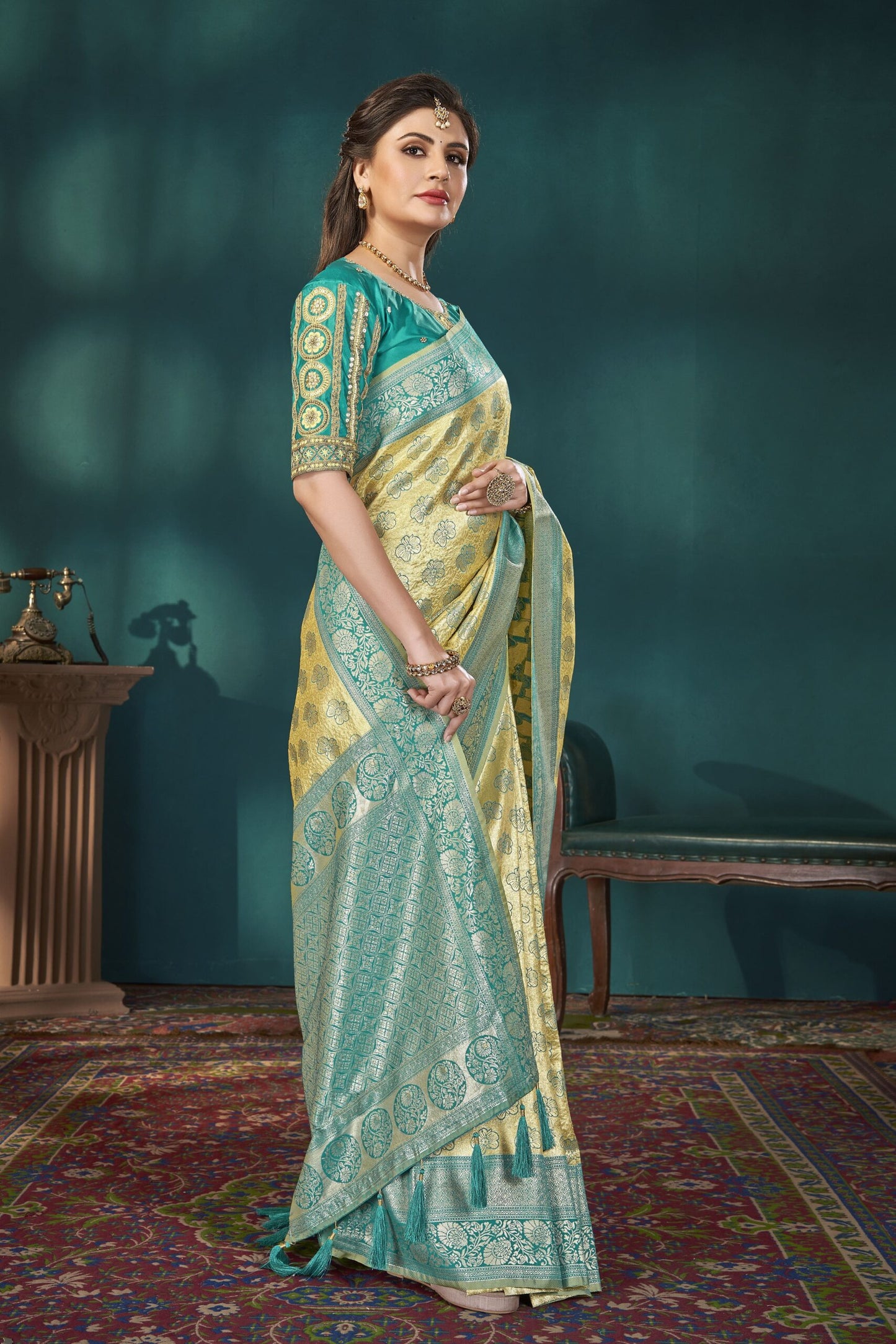 ZEEKHA Woven Banarasi Silk Saree  (Mustard & Green)-ZSEIELK01