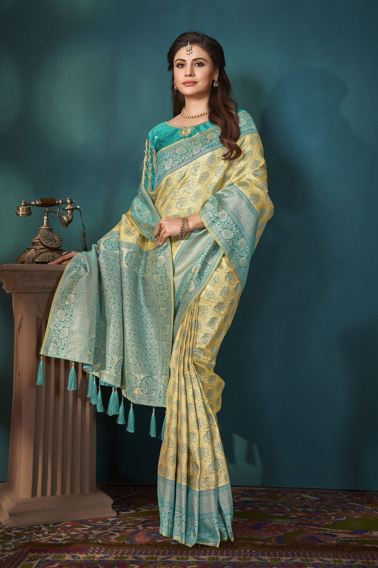 ZEEKHA Woven Banarasi Silk Saree  (Mustard & Green)-ZSEIELK01