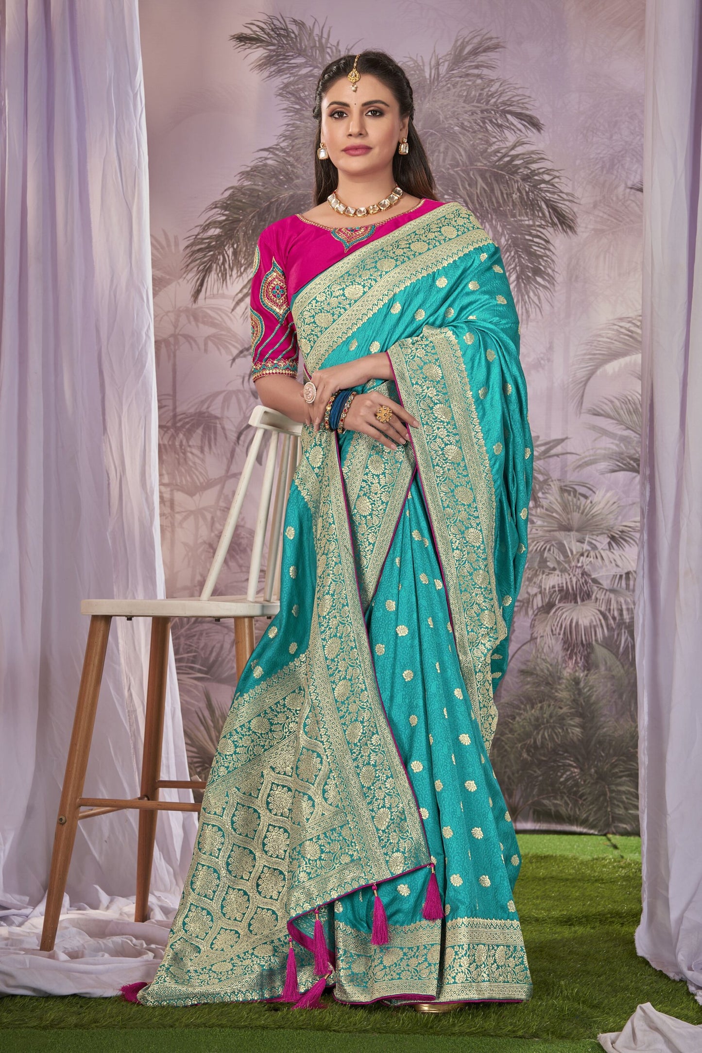 ZEEKHA Woven Banarasi Silk Withe Embroidery Work blouse  Saree  (Light Blue)-ZSEIELK01