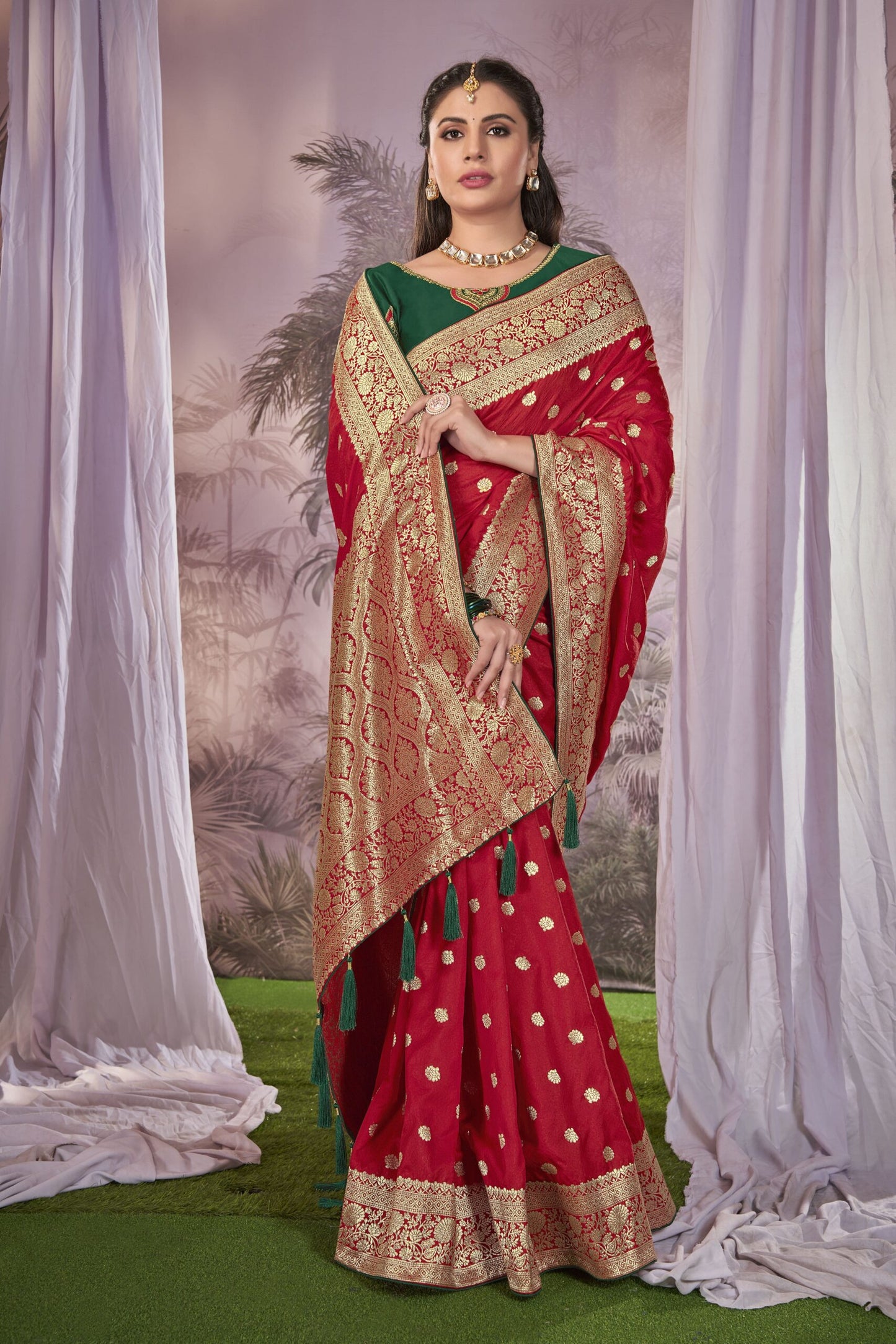 ZEEKHA Woven Banarasi Silk Withe Embroidery Work blouse  Saree  (Red)-ZSEIELK01