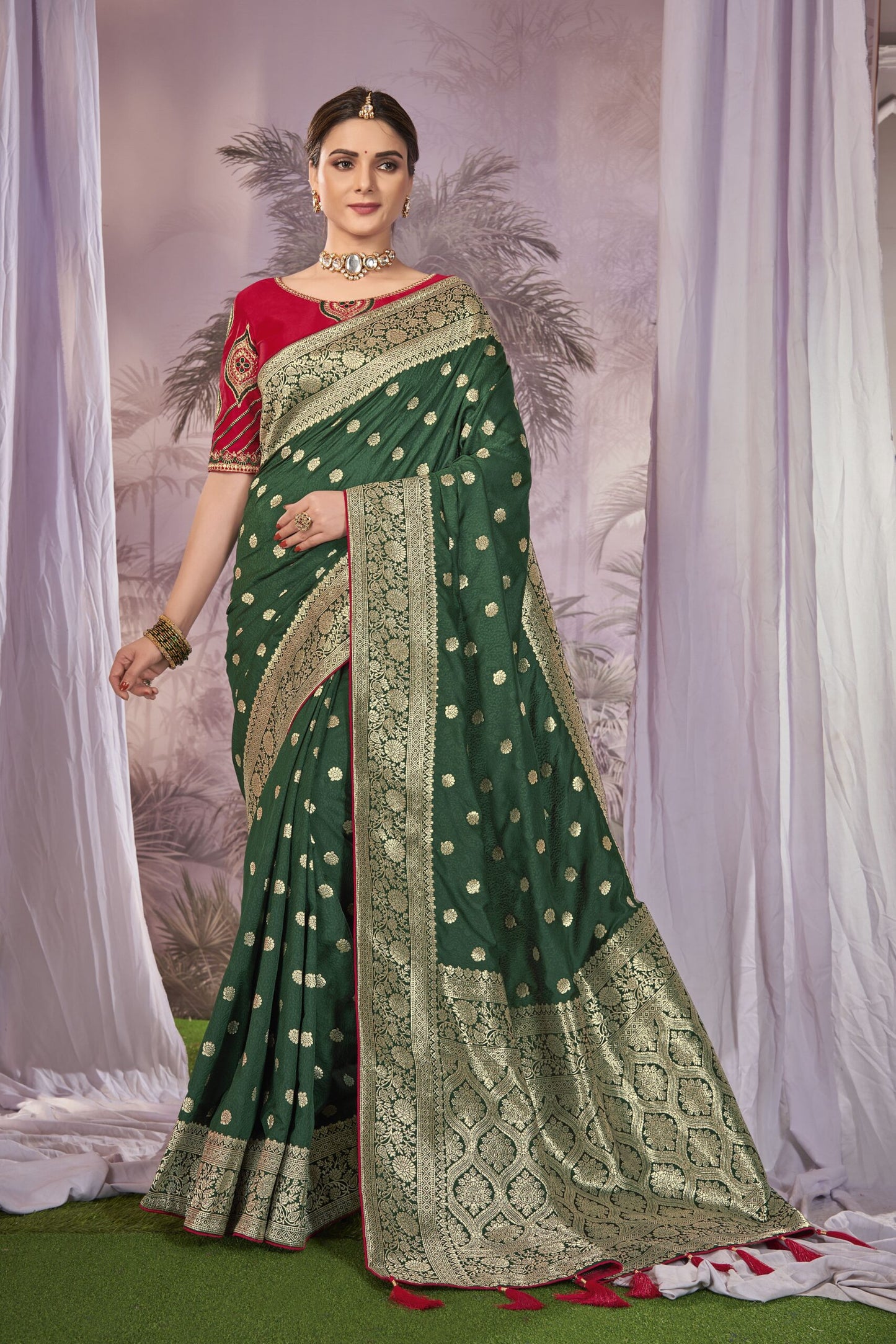 ZEEKHA Woven Banarasi Silk Withe Embroidery Work blouse  Saree  (Green)-ZSEIELK01