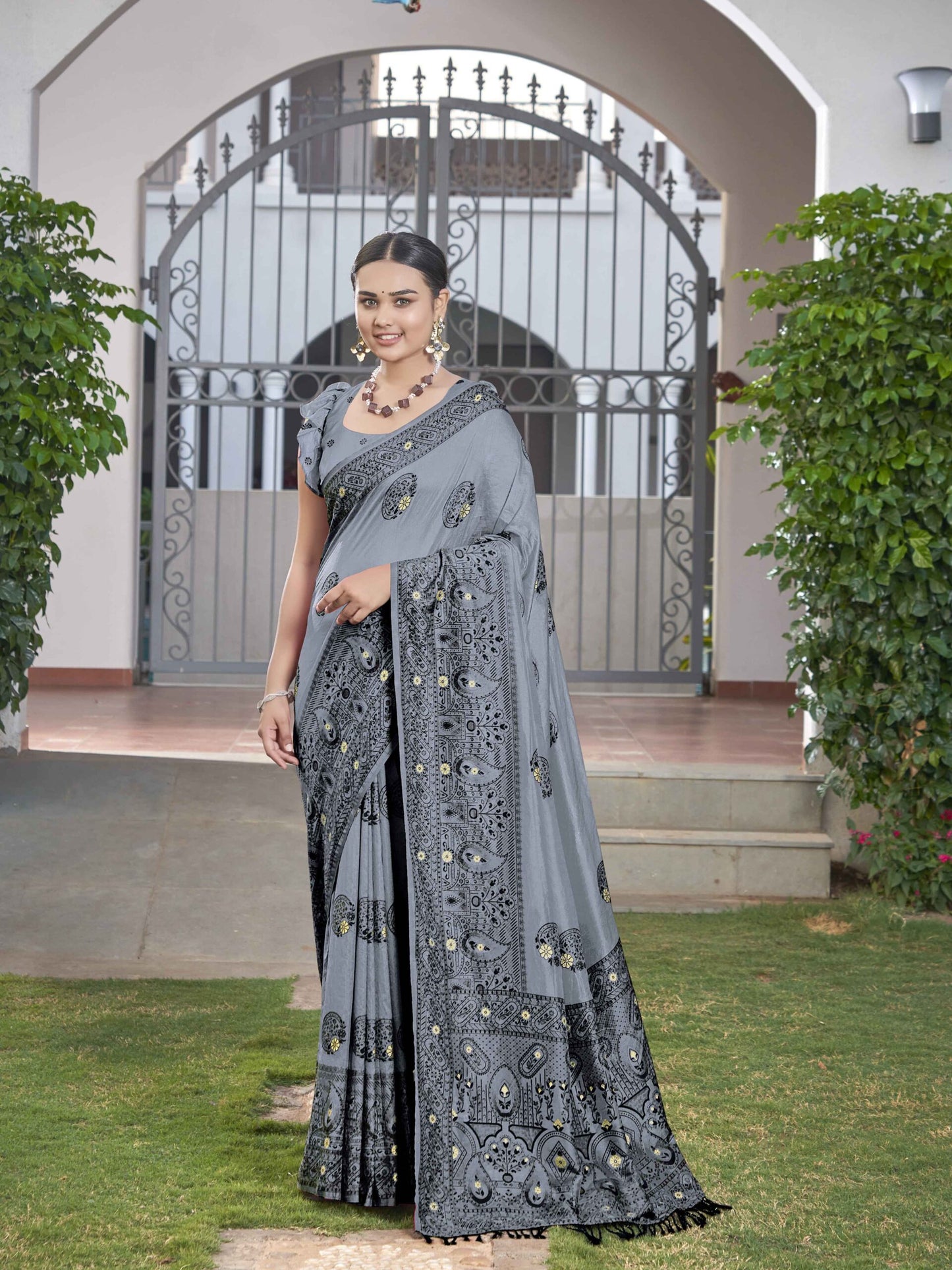 ZEEKHA Woven Jequard Nylon Dola Silk  Saree (Grey) - ZSEIELK01