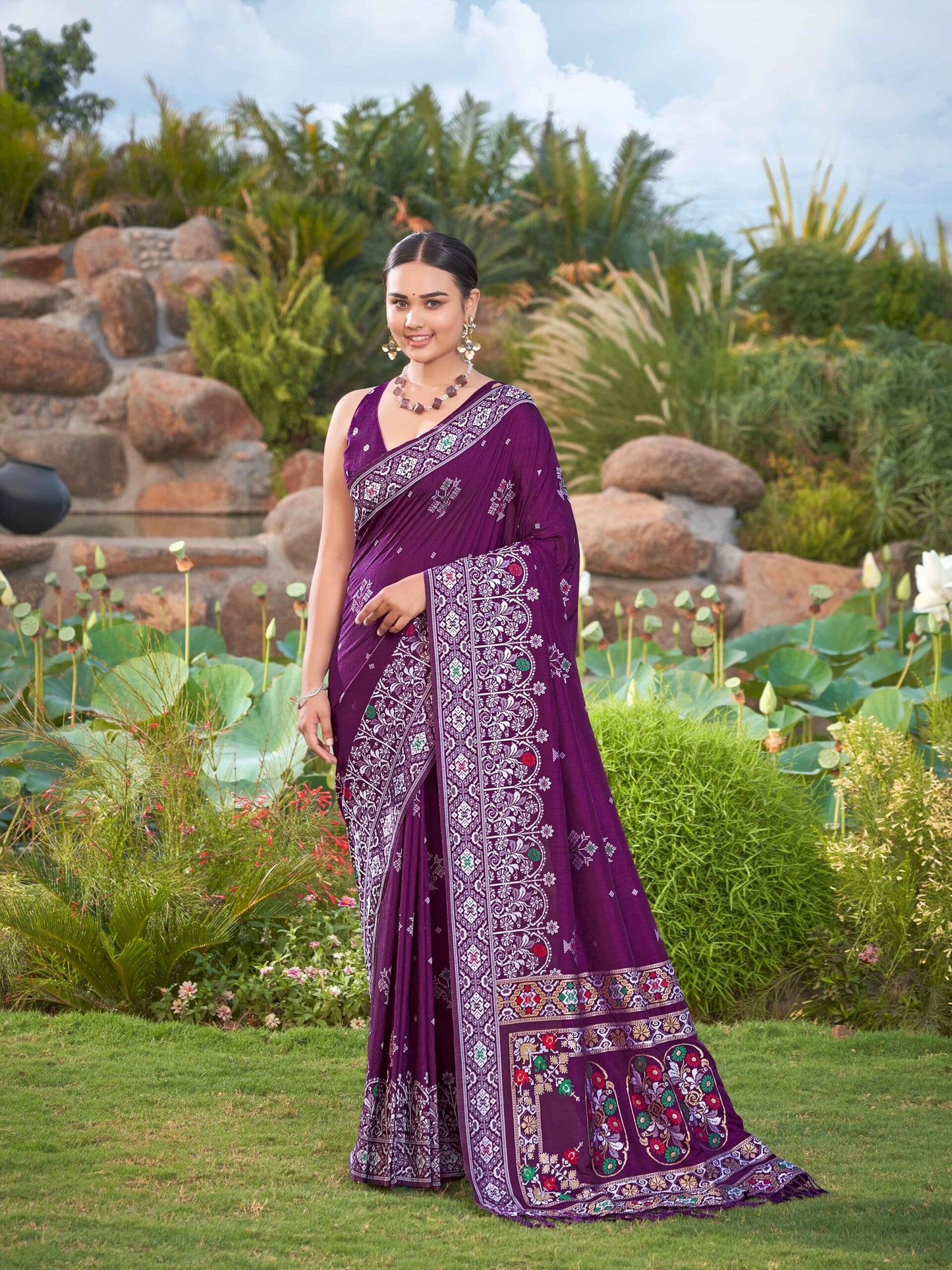 ZEEKHA Woven Jequard Nylon Dola Silk  Saree (Wine) - ZSEIELK01