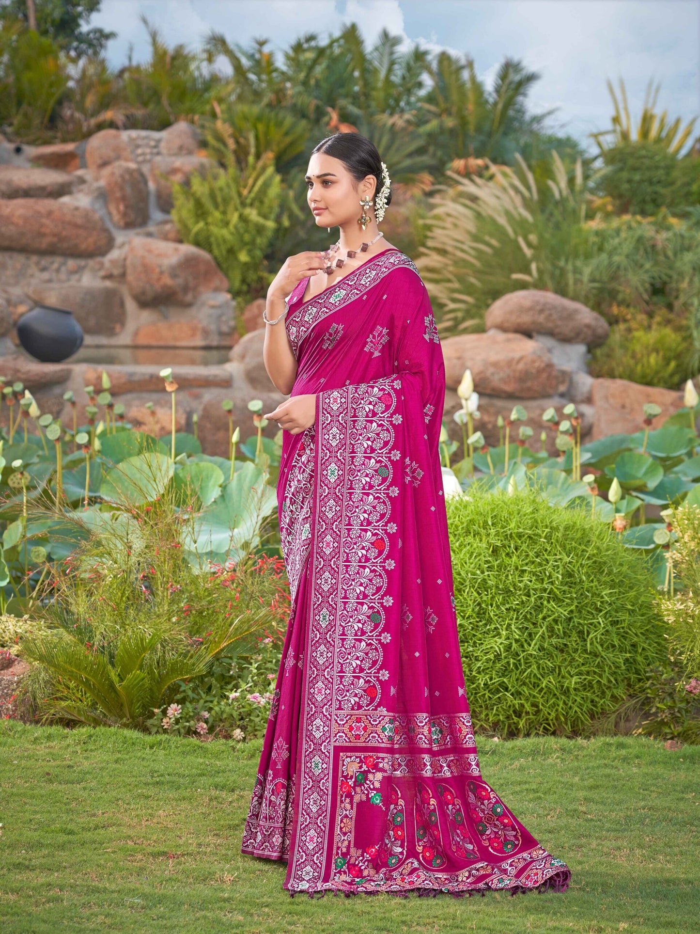 ZEEKHA Woven Jequard Nylon Dola Silk  Saree (Pink) - ZSEIELK01