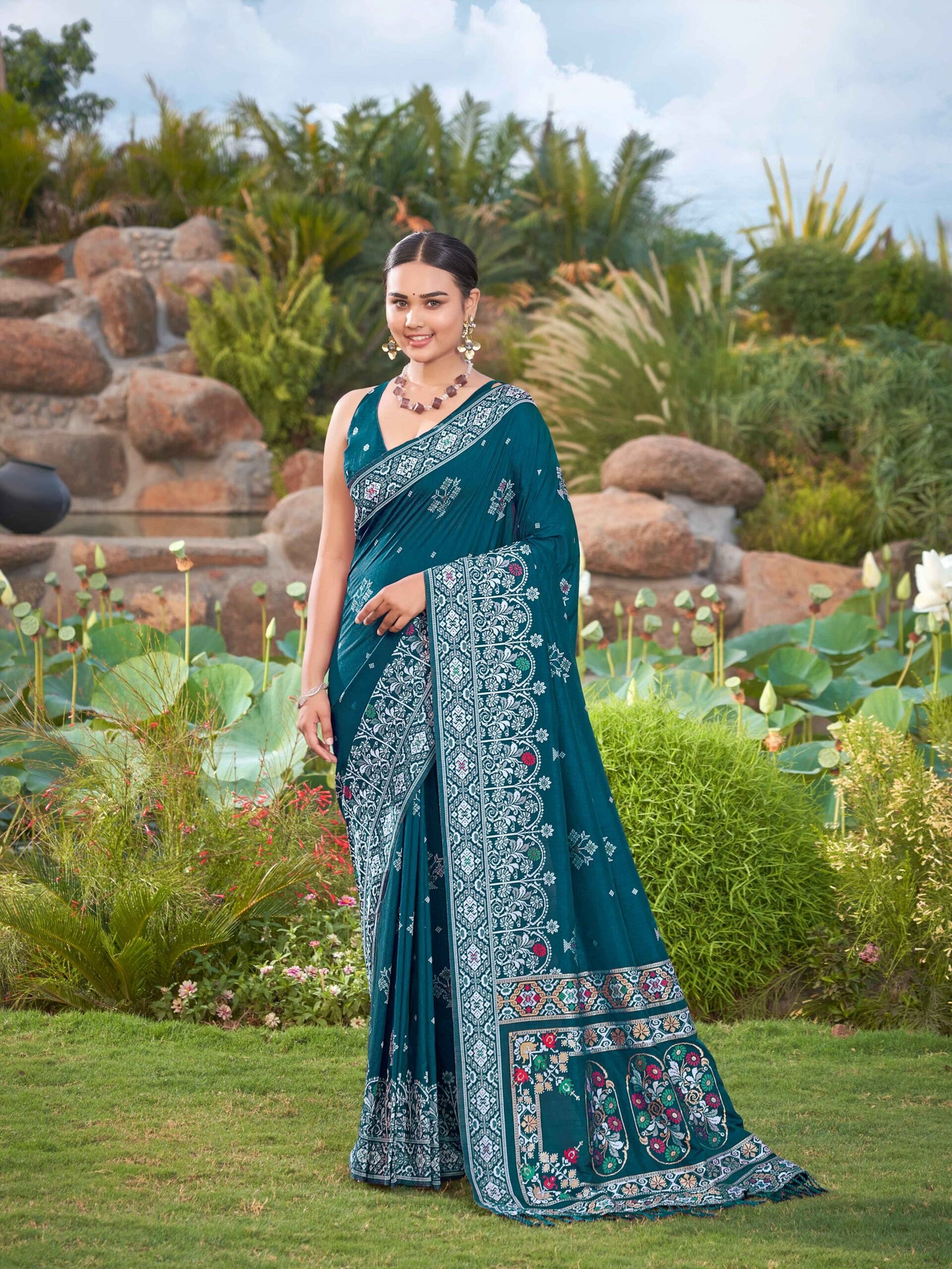 ZEEKHA Woven Jequard Nylon Dola Silk  Saree (Morpish) - ZSEIELK01