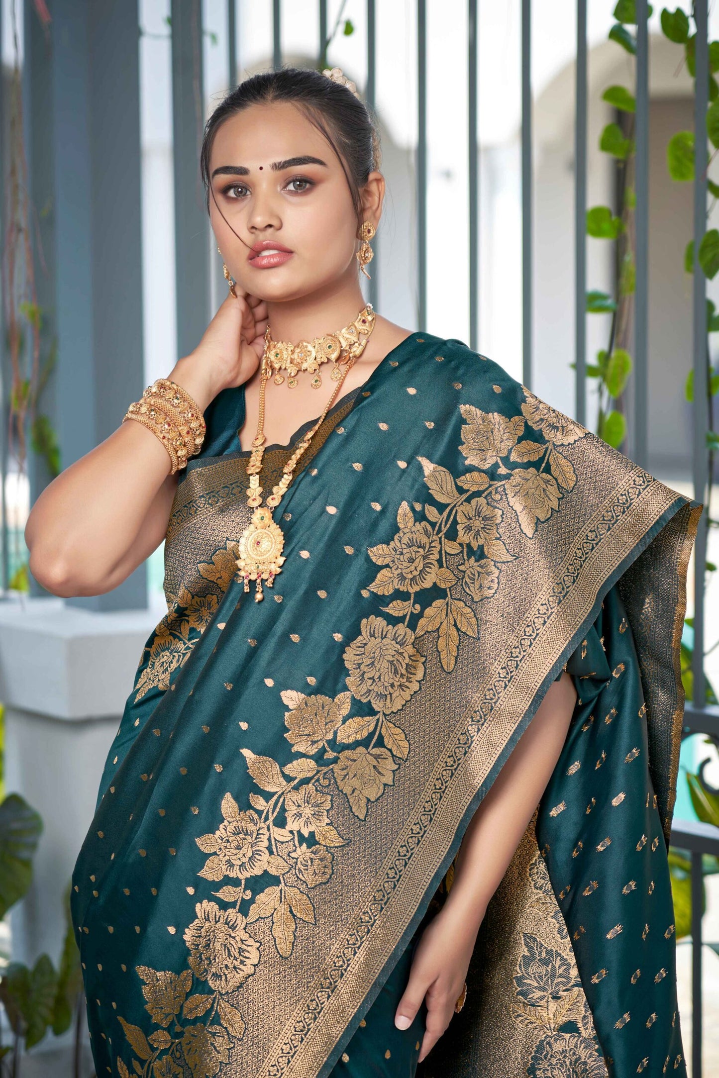 ZEEKHA Woven Banarasi Jequard Silk  Saree (RAMA-GREEN)-ZSEIELK01