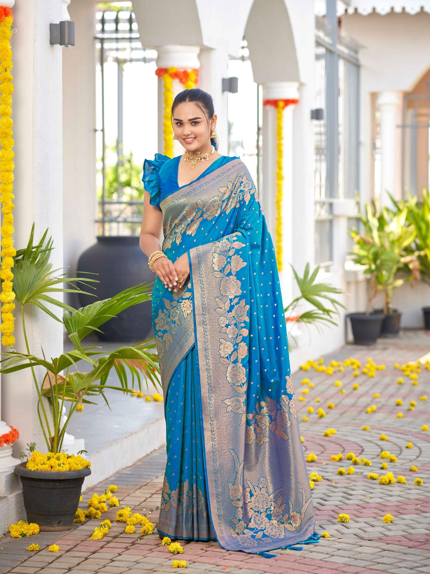 ZEEKHA Woven Banarasi Jequard Silk  Saree (Morpish)-ZSEIELK01