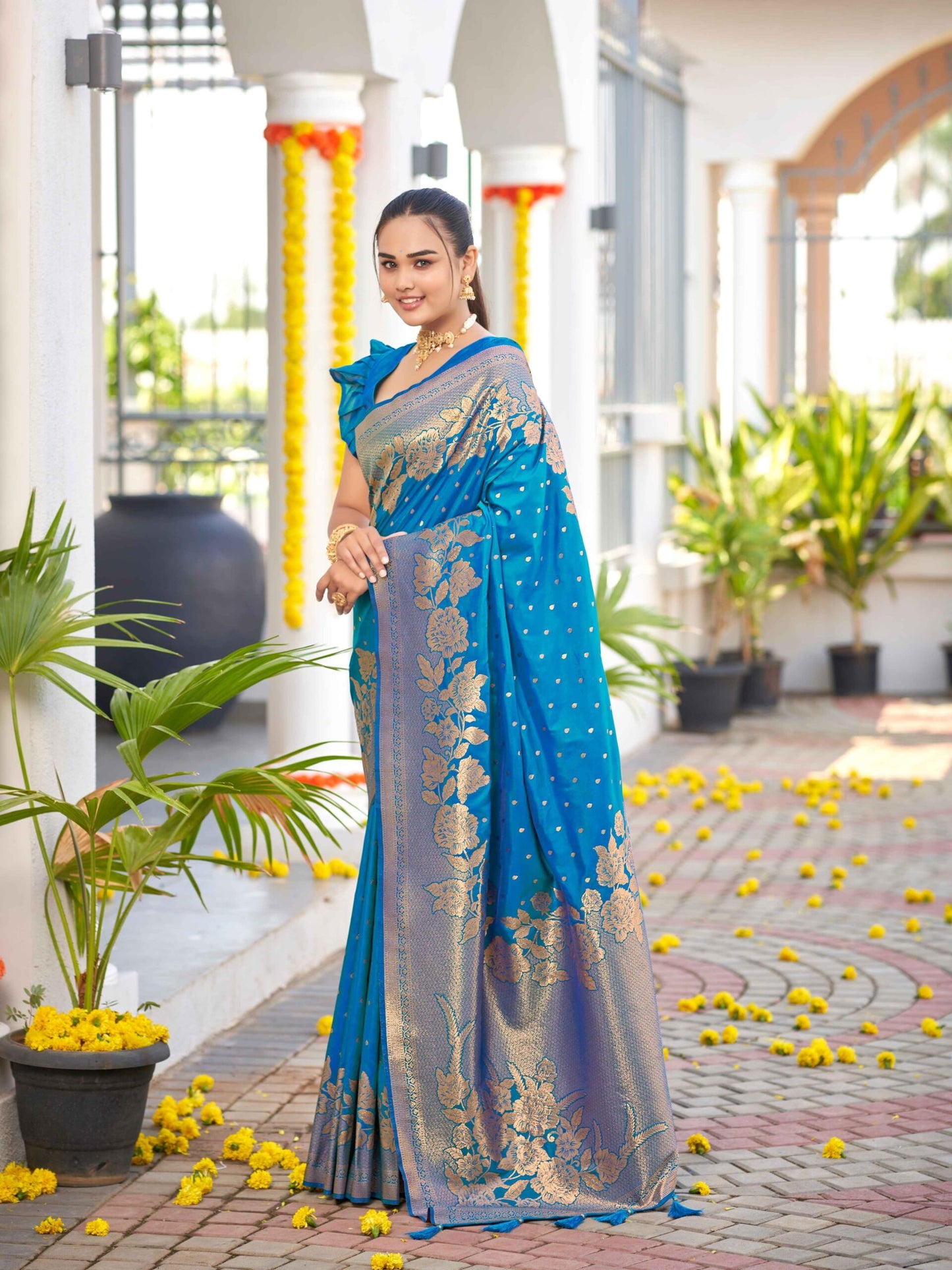 ZEEKHA Woven Banarasi Jequard Silk  Saree (Morpish)-ZSEIELK01