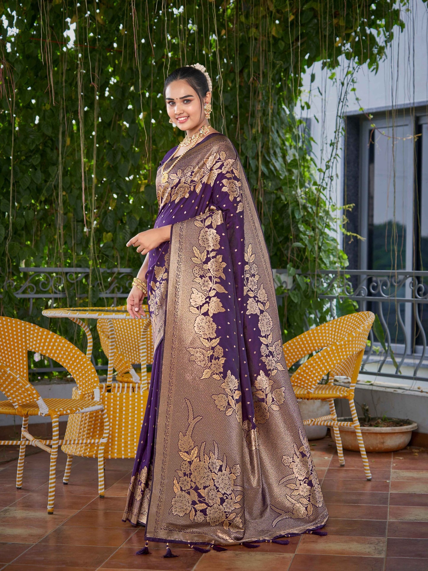 ZEEKHA Woven Banarasi Jequard Silk  Saree (Purple)-ZSEIELK01