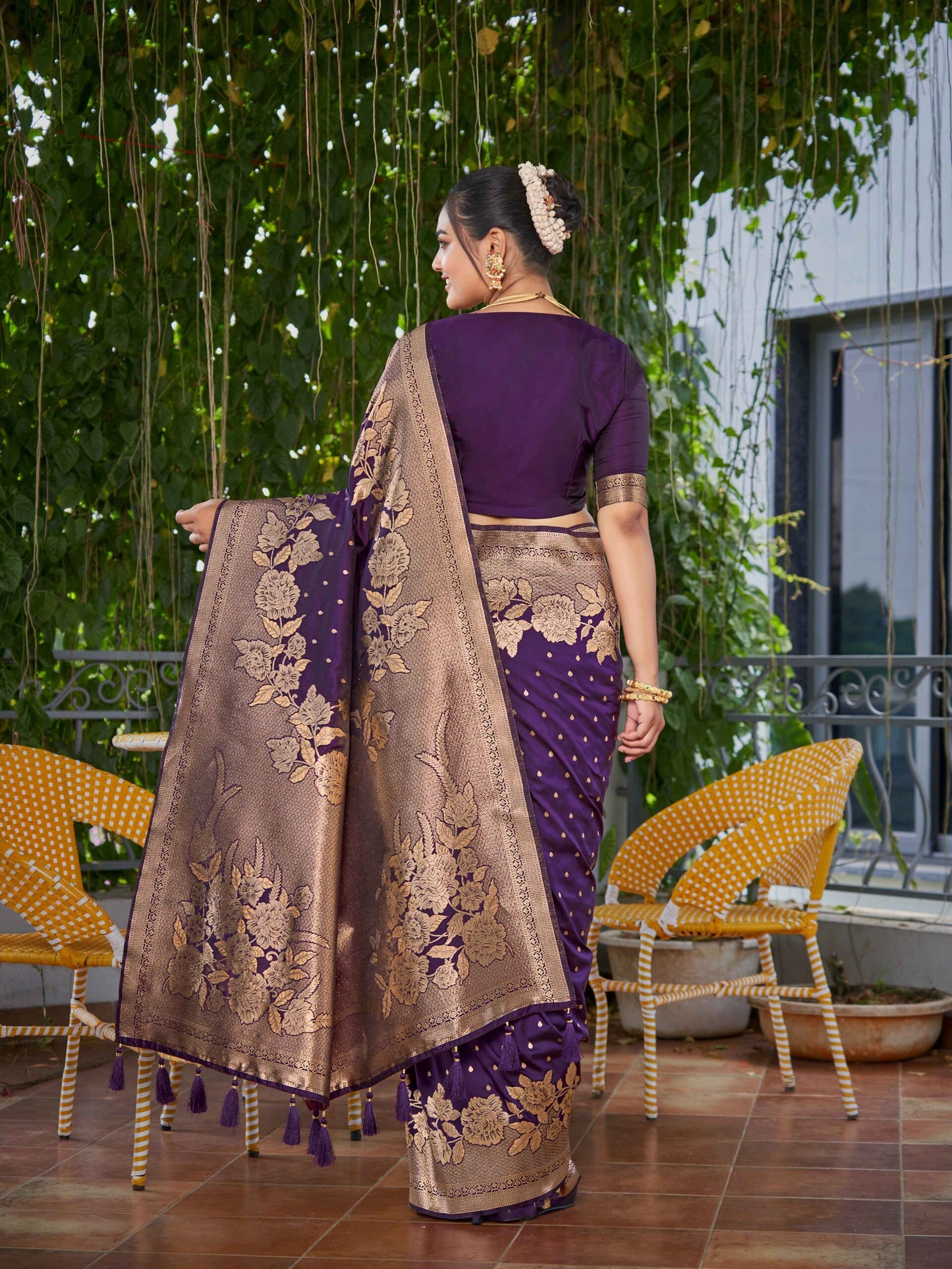 ZEEKHA Woven Banarasi Jequard Silk  Saree (Purple)-ZSEIELK01