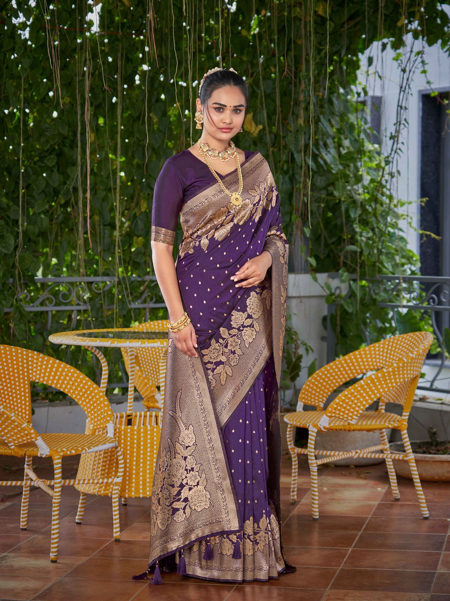 ZEEKHA Woven Banarasi Jequard Silk  Saree (Purple)-ZSEIELK01