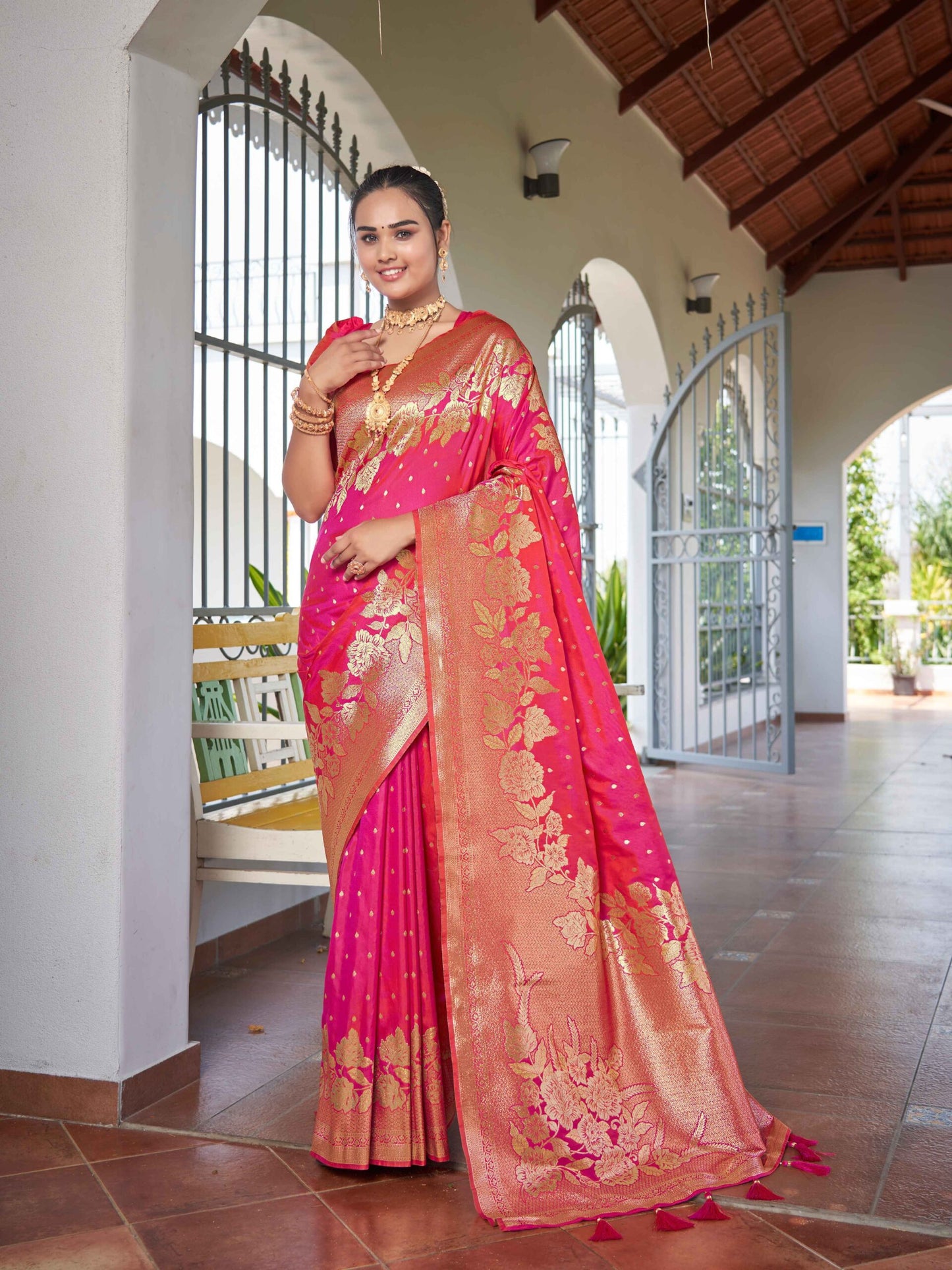 ZEEKHA Woven Banarasi Jequard Silk  Saree (Pink)-ZSEIELK01