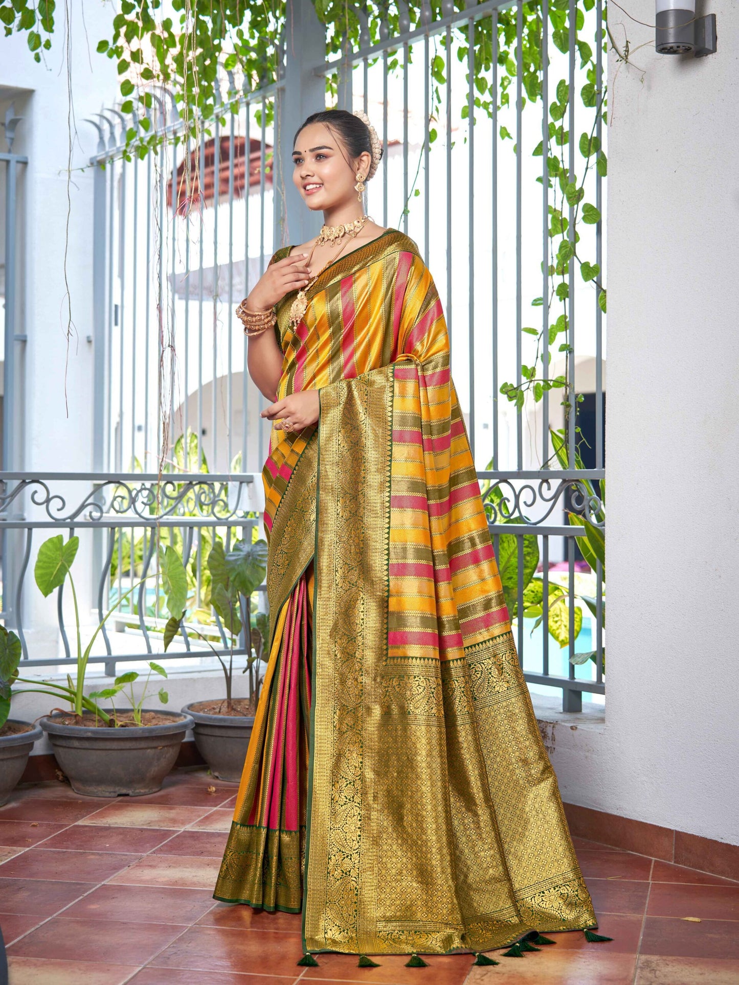 ZEEKHA Woven Banarasi Jequard Silk Dual Color Laheriya  Saree (Mustard)-ZSEIELK01