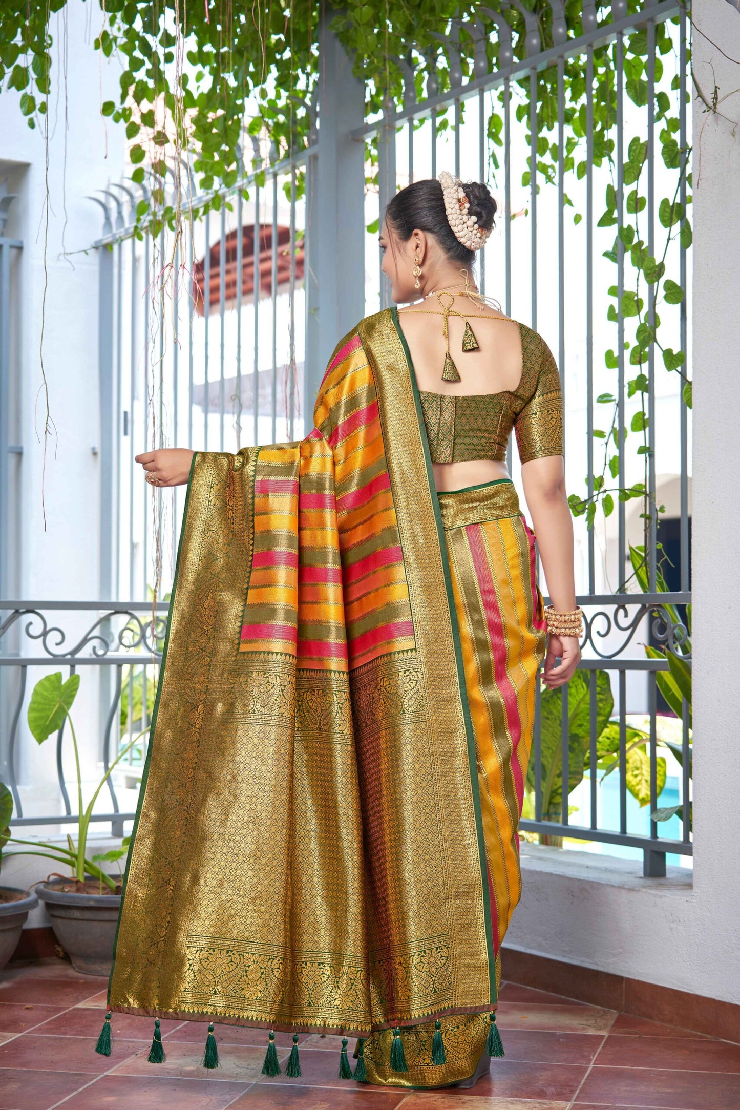 ZEEKHA Woven Banarasi Jequard Silk Dual Color Laheriya  Saree (Mustard)-ZSEIELK01