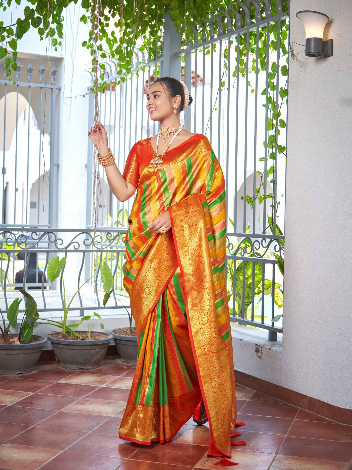 ZEEKHA Woven Banarasi Jequard Silk Dual Color Laheriya  Saree (Orange)-ZSEIELK01