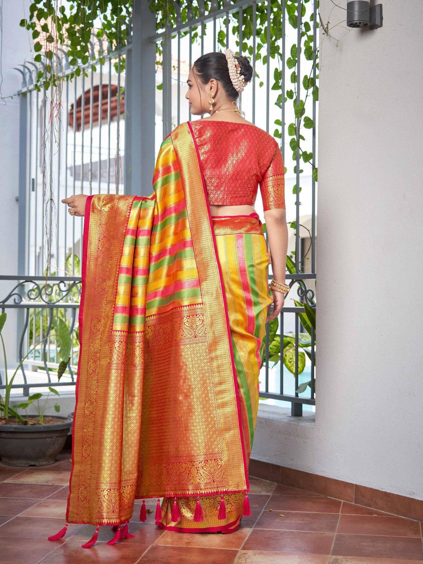 ZEEKHA Woven Banarasi Jequard Silk Dual Color Laheriya  Saree (Yellow)-ZSEIELK01