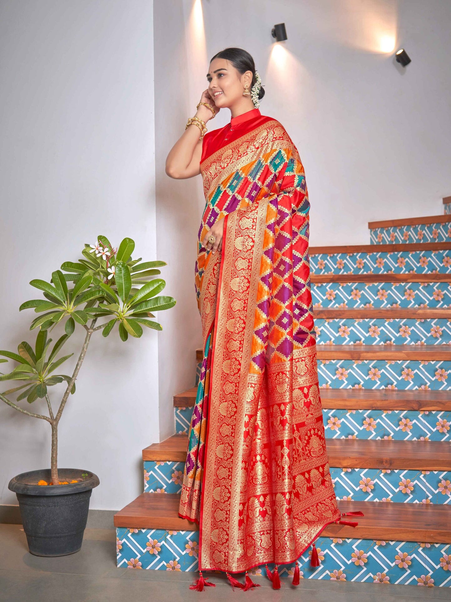 ZEEKHA luxurious  Rangkat Pure Banarasi Silk Real Zari Handloom Saree (Red)