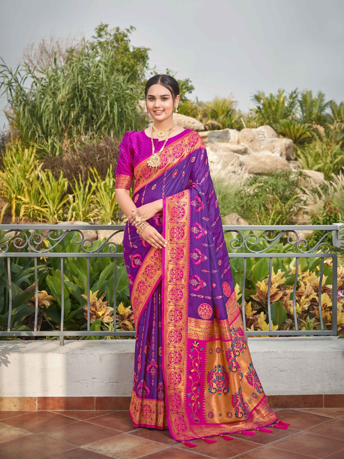 ZEEKHA Woven Banarasi Jequard Paithani Style Silk  Saree (Purple)-ZSEIELK01