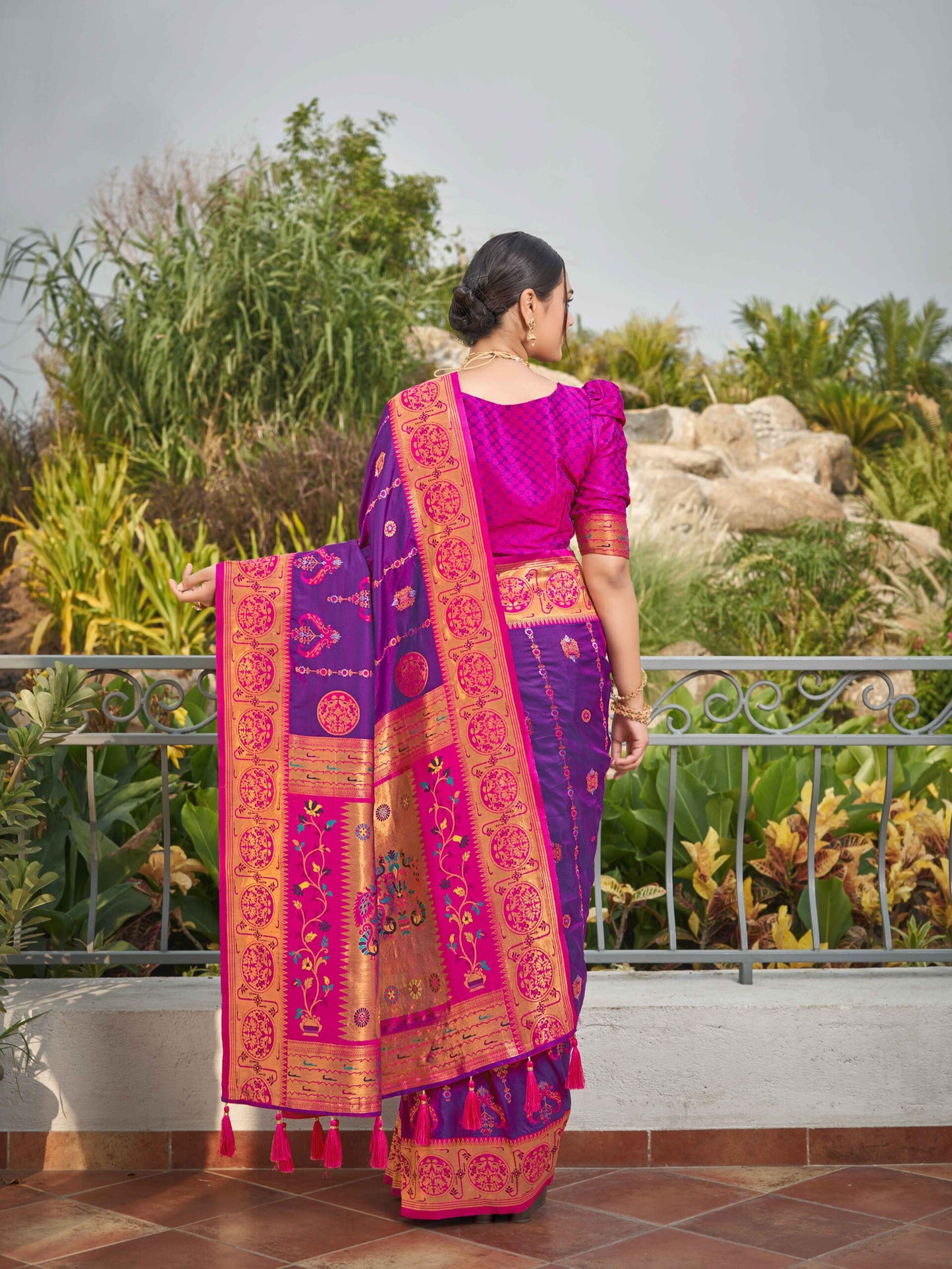 ZEEKHA Woven Banarasi Jequard Paithani Style Silk  Saree (Purple)-ZSEIELK01