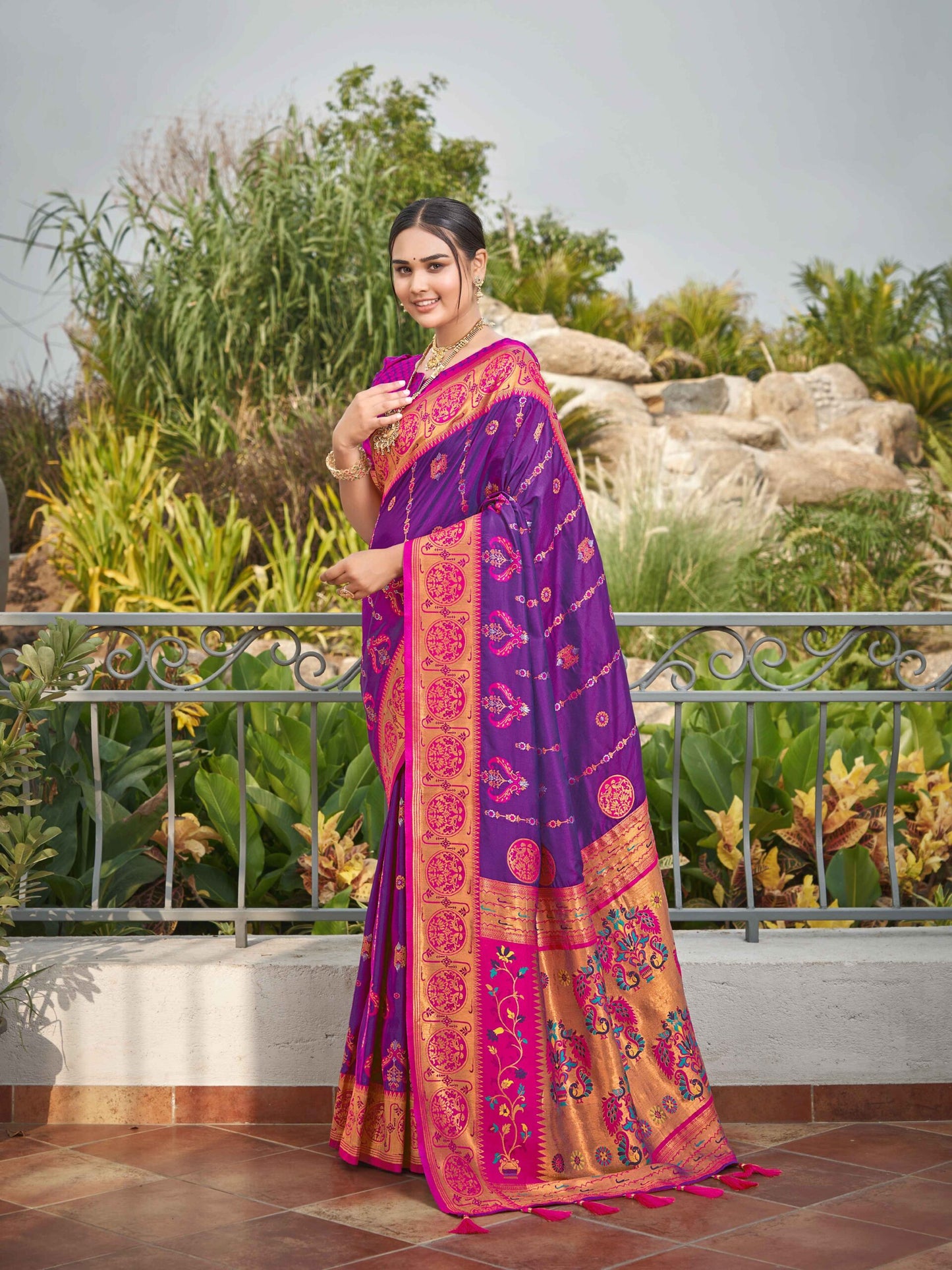 ZEEKHA Woven Banarasi Jequard Paithani Style Silk  Saree (Purple)-ZSEIELK01