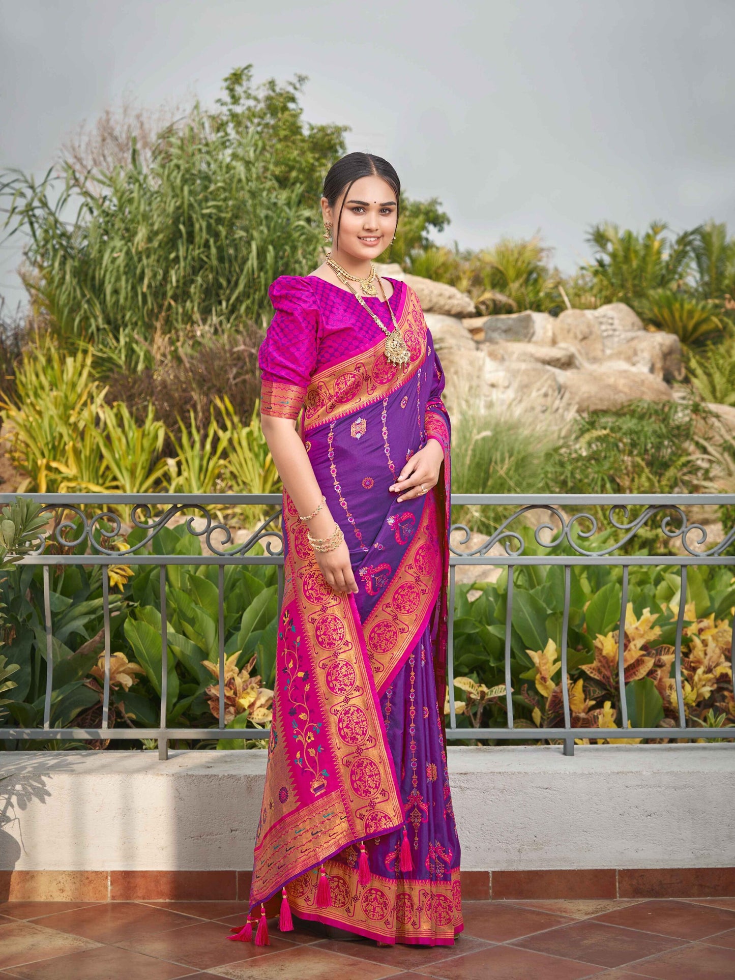 ZEEKHA Woven Banarasi Jequard Paithani Style Silk  Saree (Purple)-ZSEIELK01