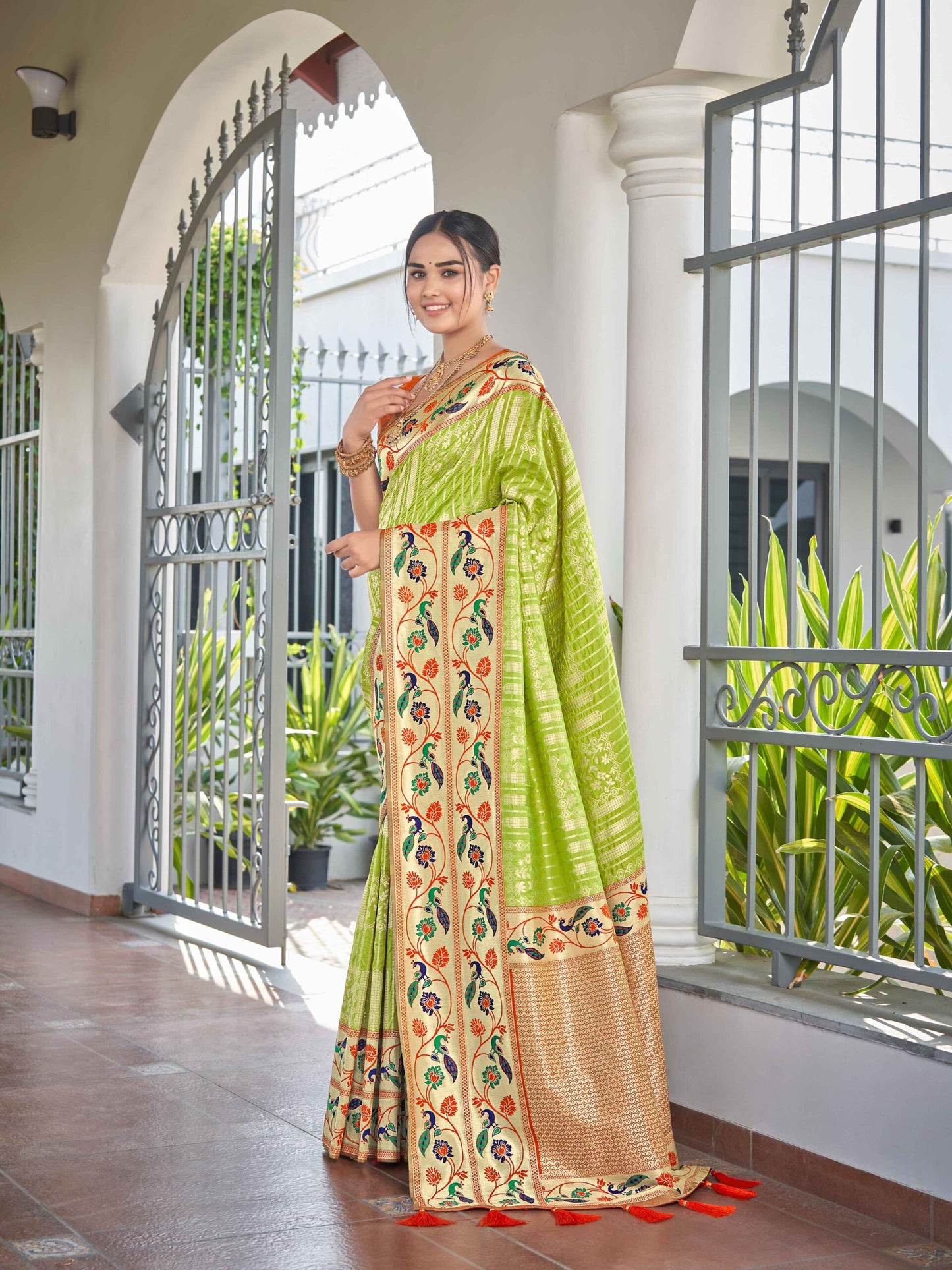 ZEEKHA Woven Banarasi Jequard Paithani Style Silk  Saree (Pista Green)-ZSEIELK01