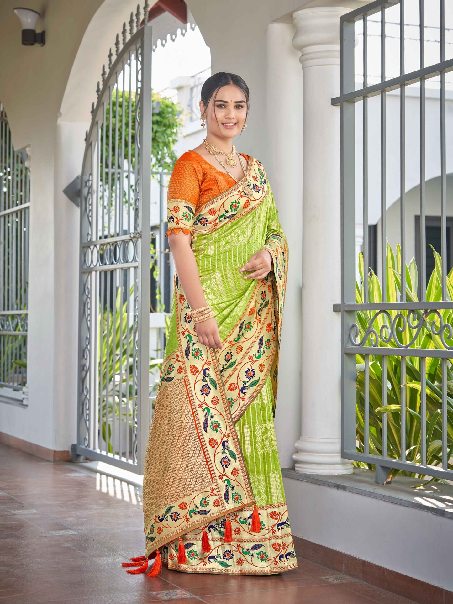 ZEEKHA Woven Banarasi Jequard Paithani Style Silk  Saree (Pista Green)-ZSEIELK01