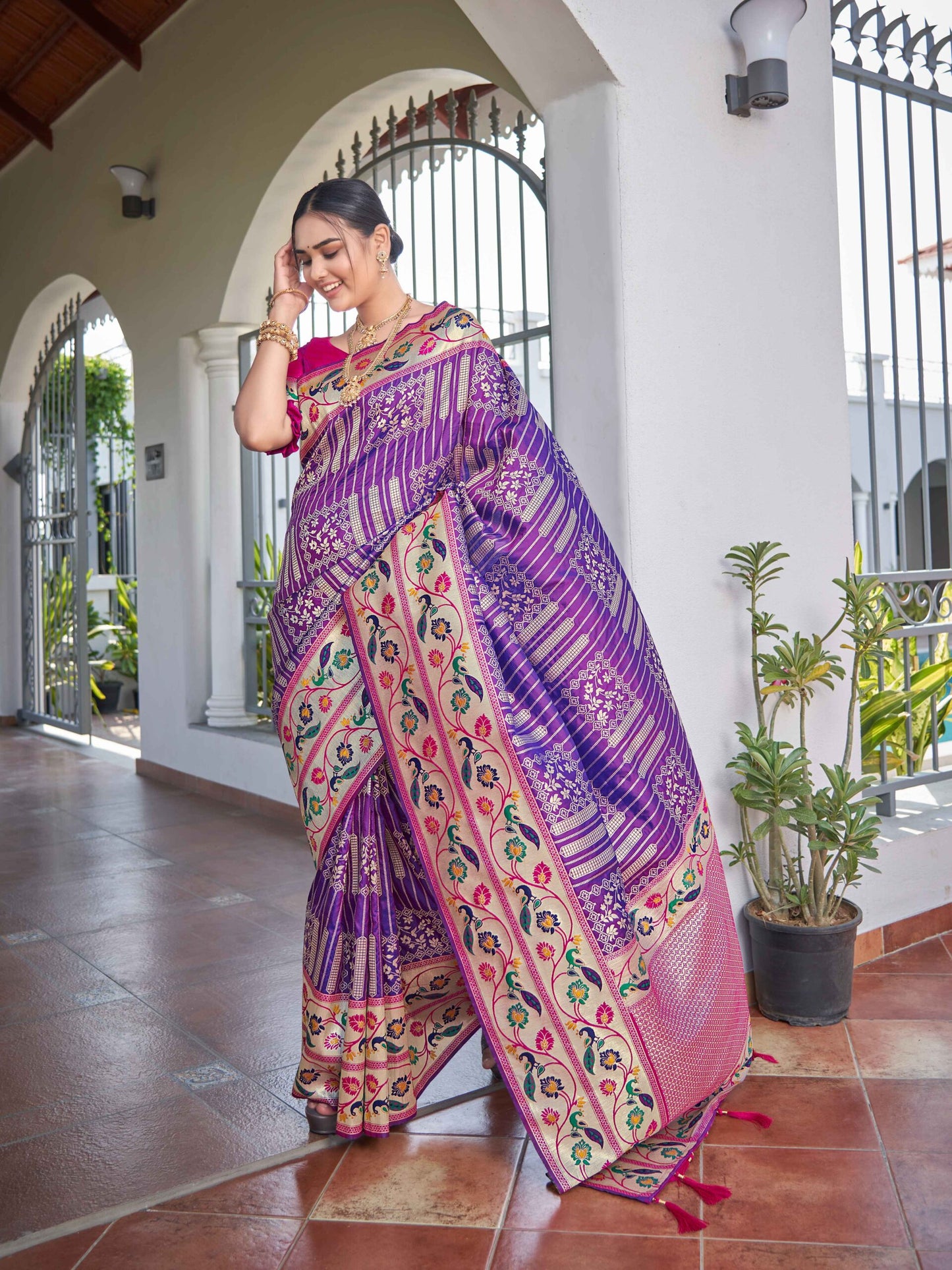 ZEEKHA Woven Banarasi Jequard Paithani Style Silk  Saree (Purple)-ZSEIELK01