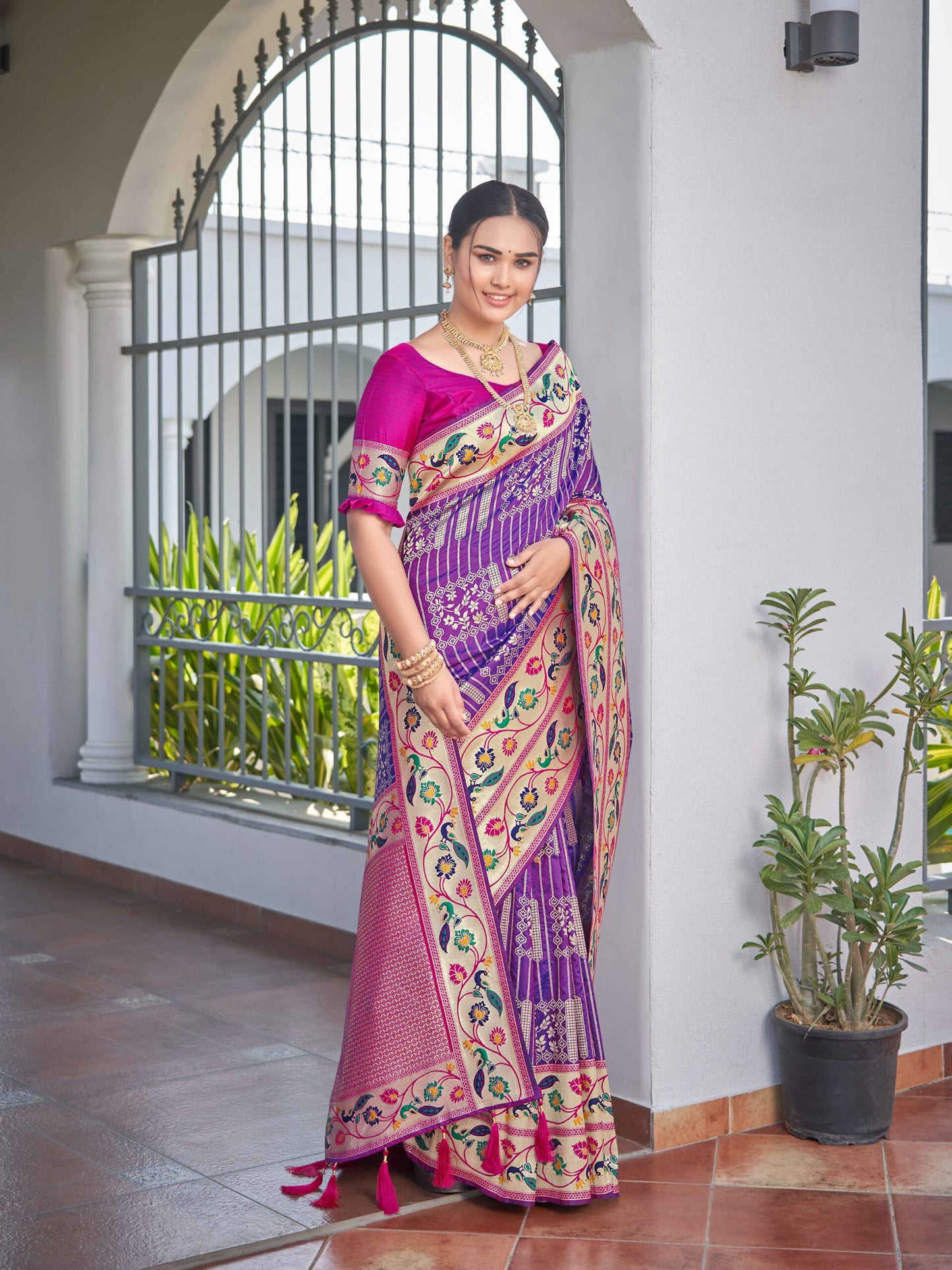 ZEEKHA Woven Banarasi Jequard Paithani Style Silk  Saree (Purple)-ZSEIELK01