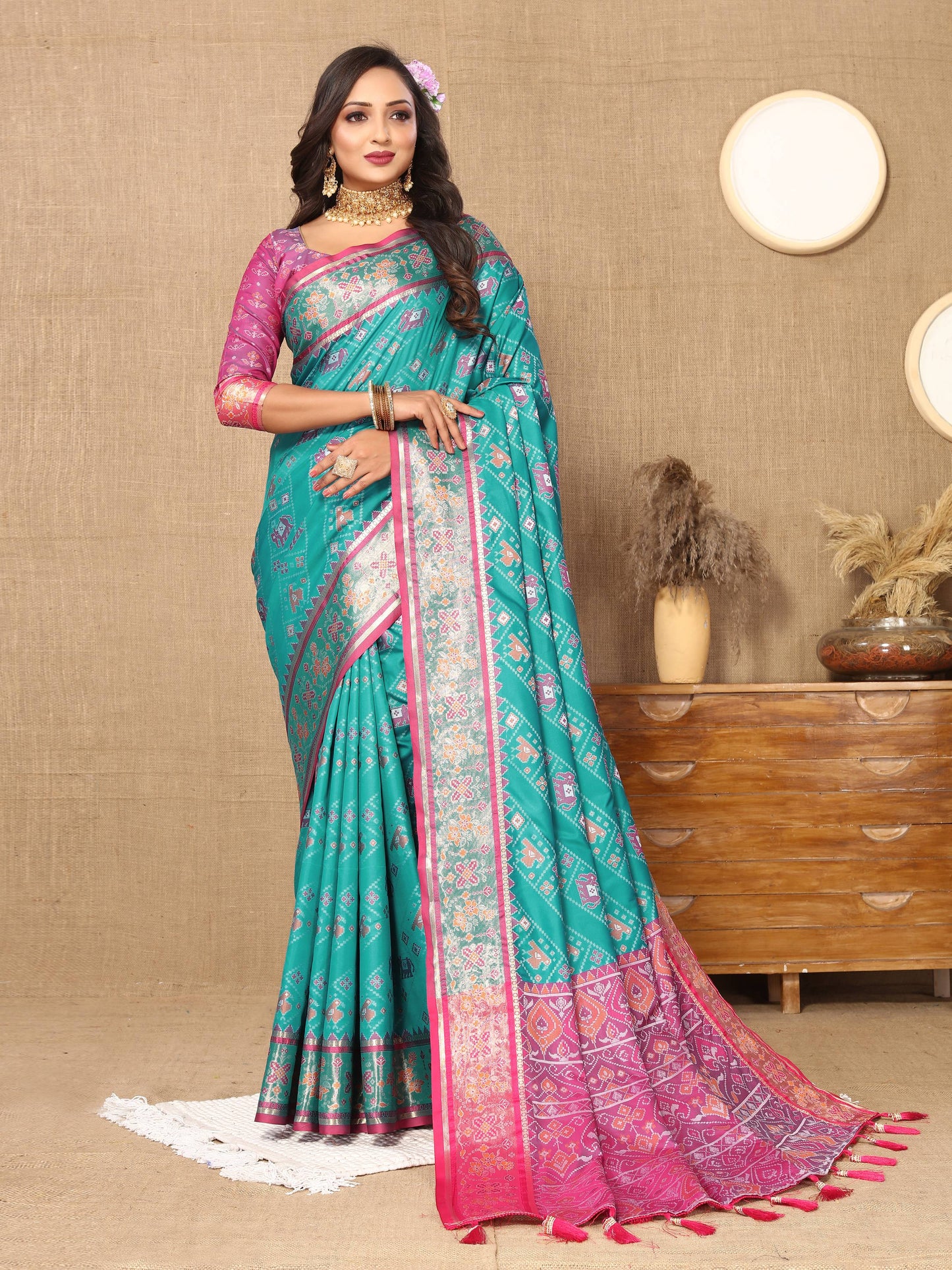 luxurious designer Women's Soft  Patola  silk saree with Meenakari  zari weawing motifs  and Rich Zari weawing silk saree