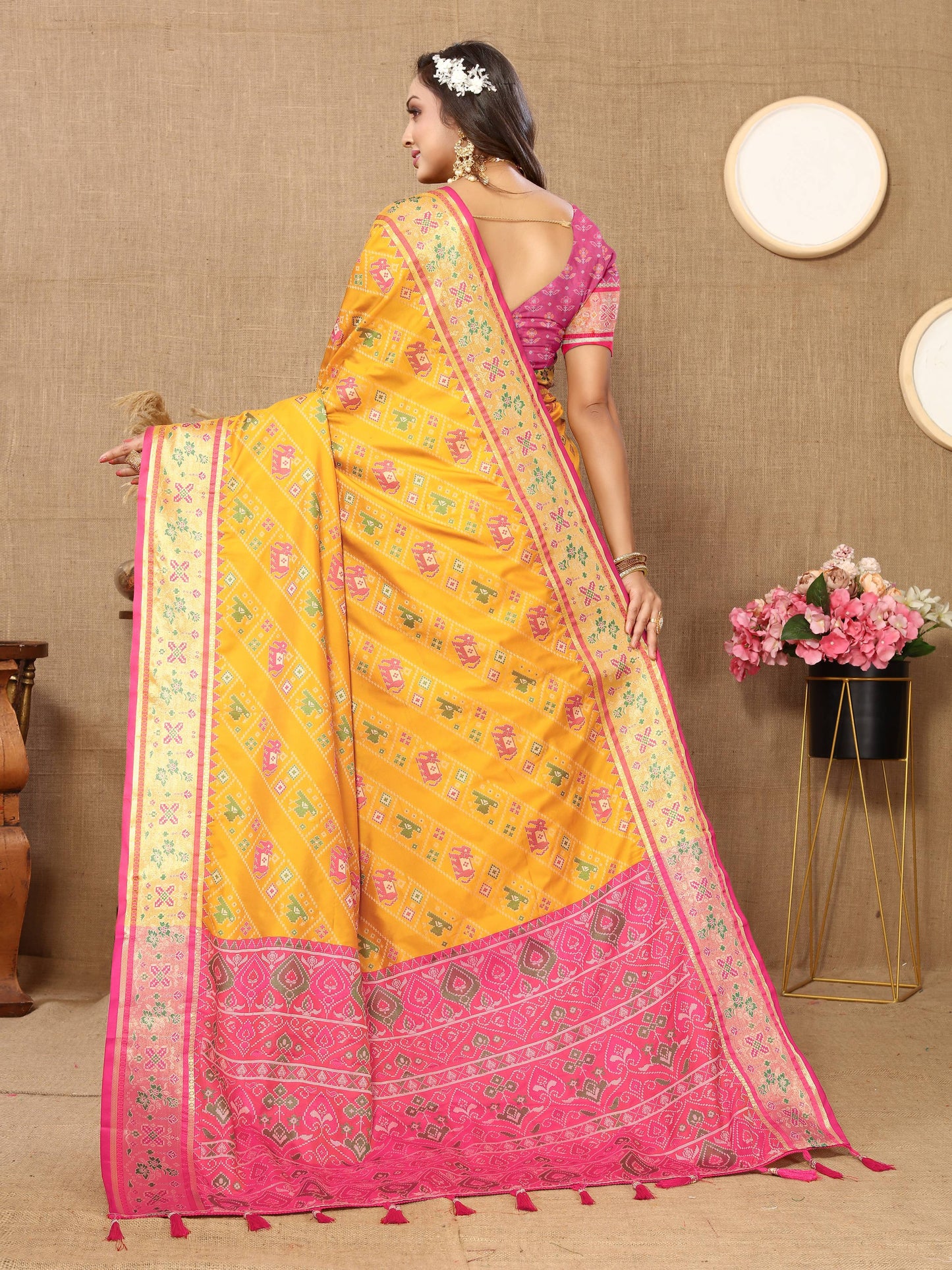 luxurious designer Women's Soft  Patola  silk saree with Meenakari  zari weawing motifs  and Rich Zari weawing silk saree