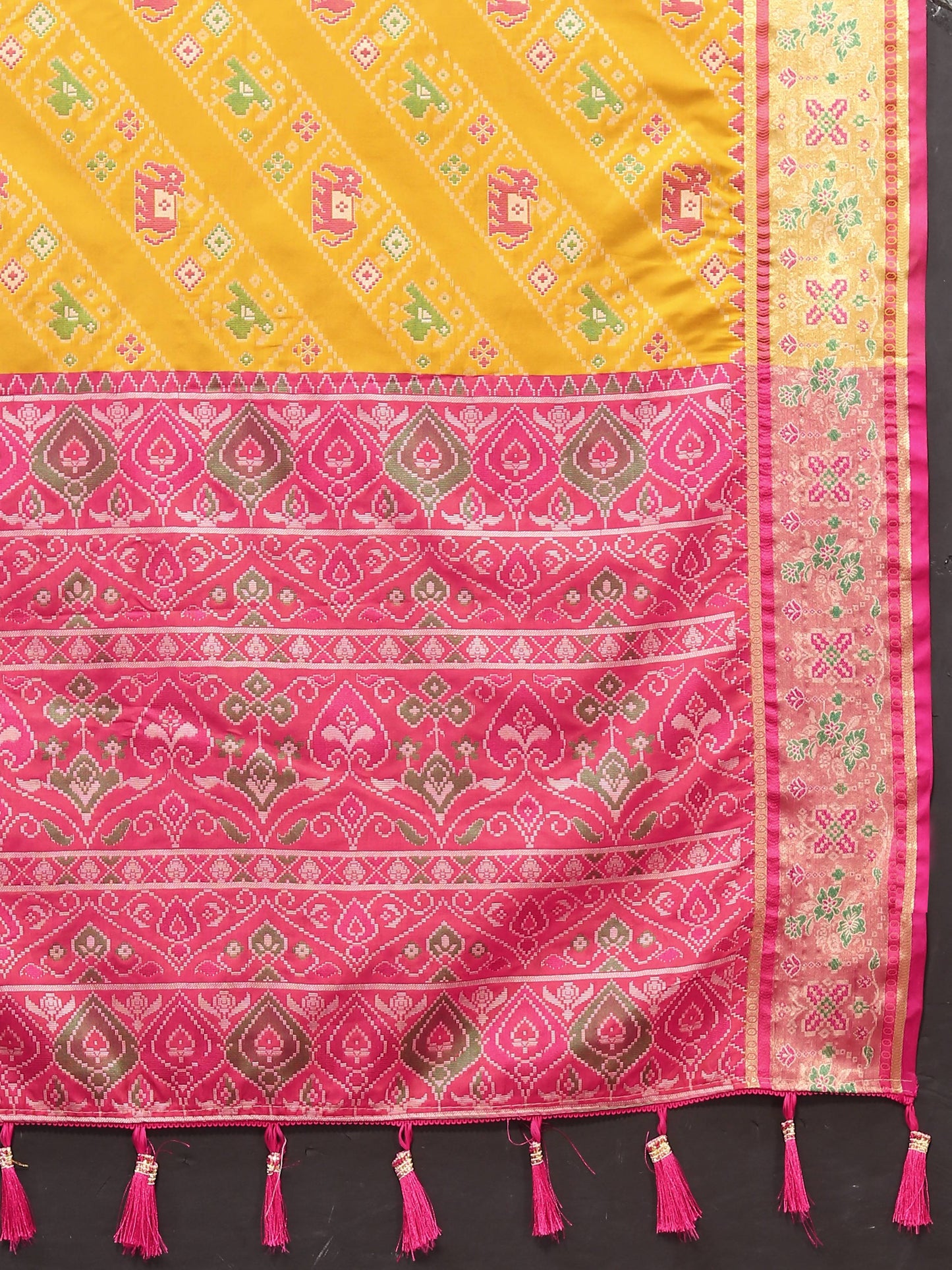 luxurious designer Women's Soft  Patola  silk saree with Meenakari  zari weawing motifs  and Rich Zari weawing silk saree