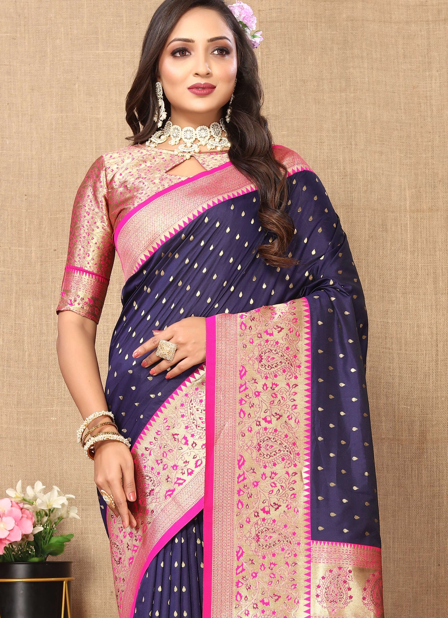 luxurious designer Women's Soft  silk saree with zari weawing design  and  Rich Zari weawing silk saree