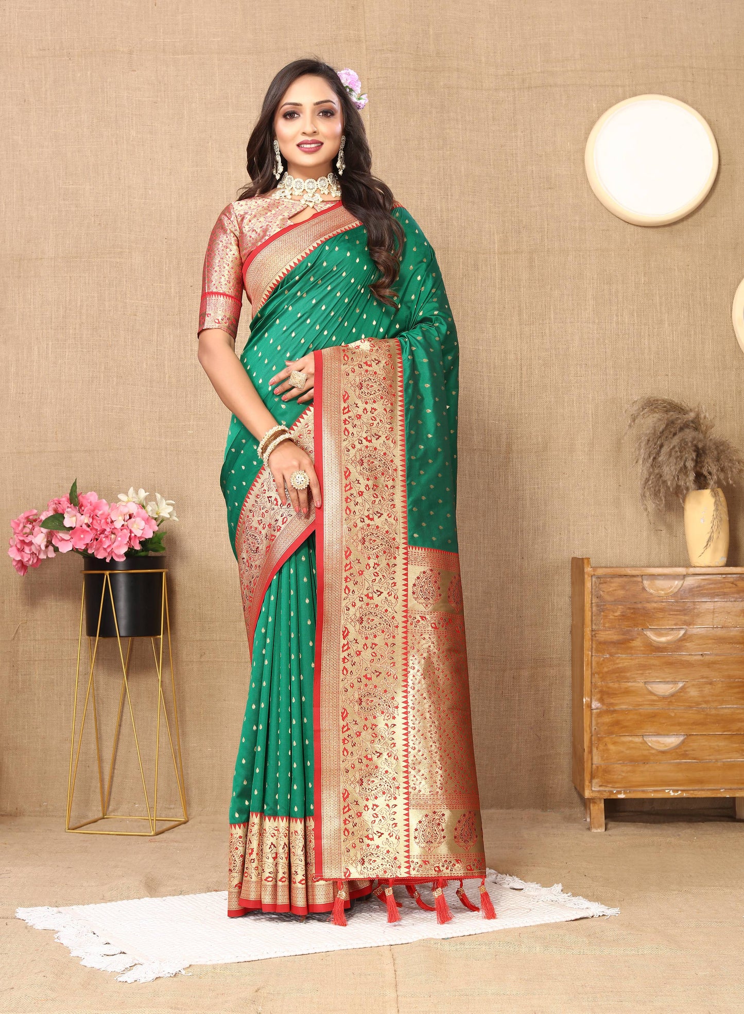 luxurious designer Women's Soft  silk saree with zari weawing design  and  Rich Zari weawing silk saree